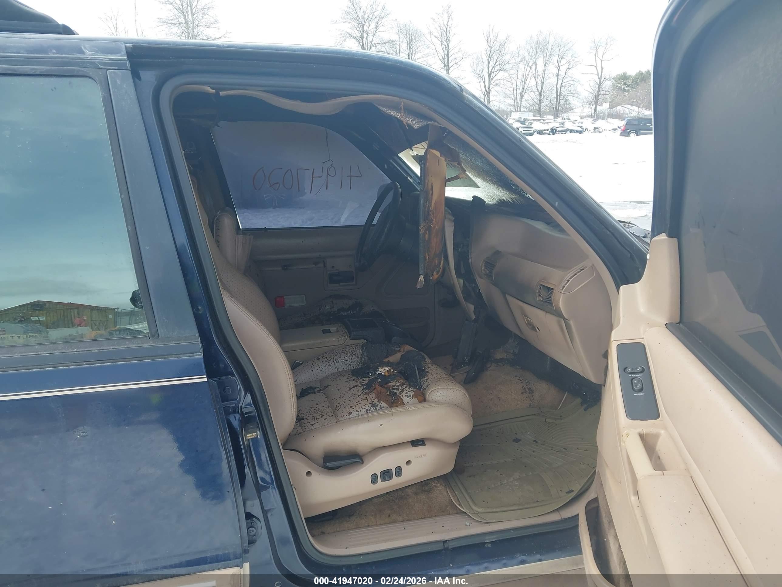 FORD EXPLORER image 5