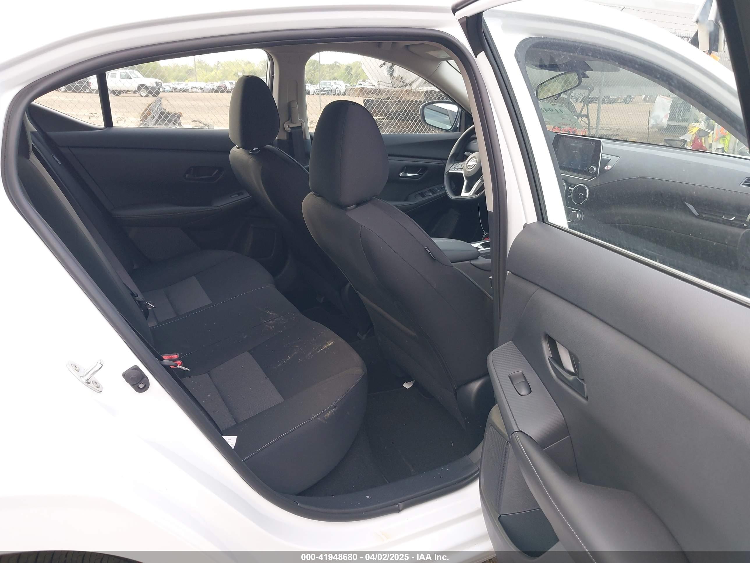 NISSAN SENTRA image 8