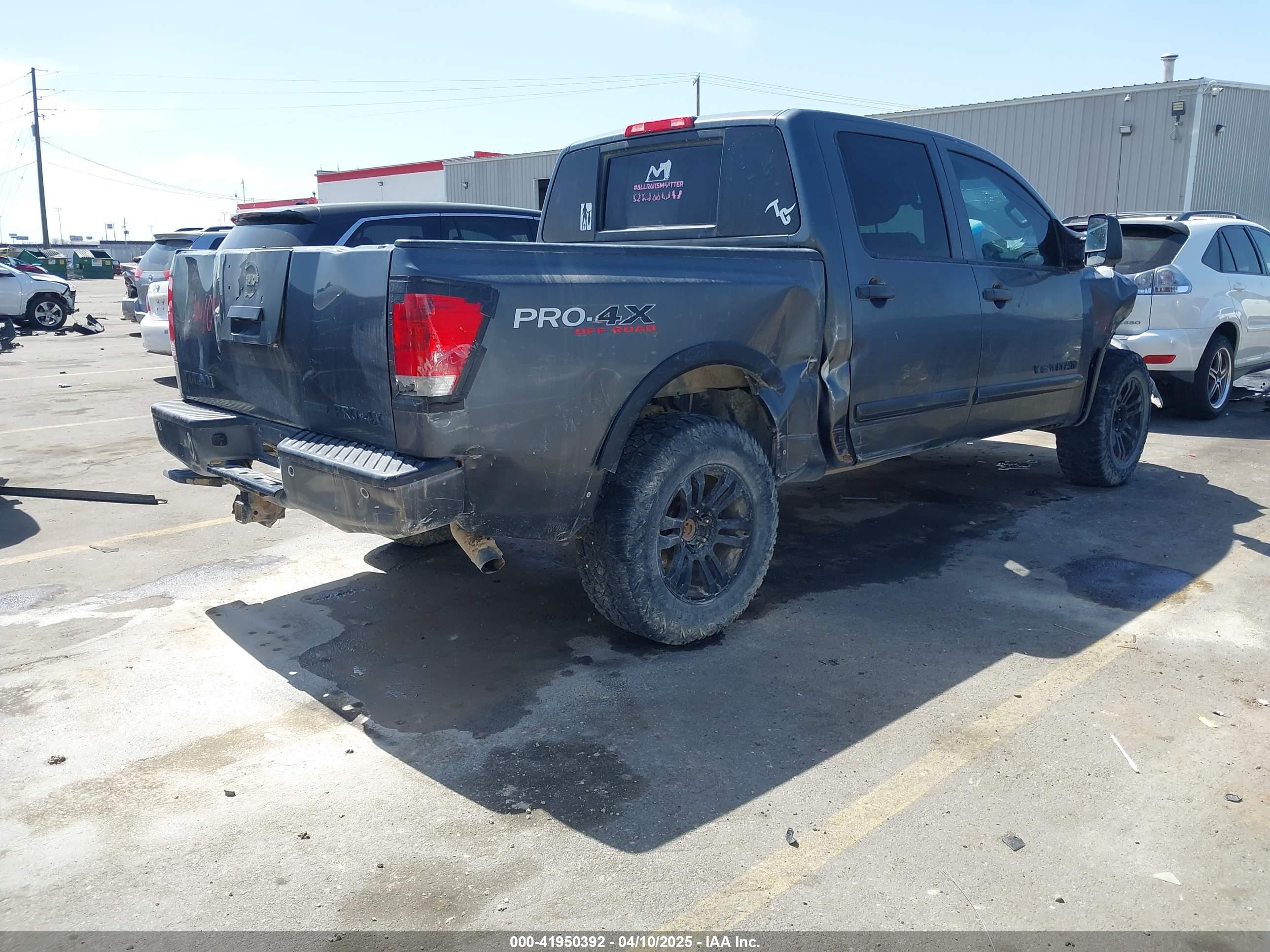NISSAN TITAN image 4