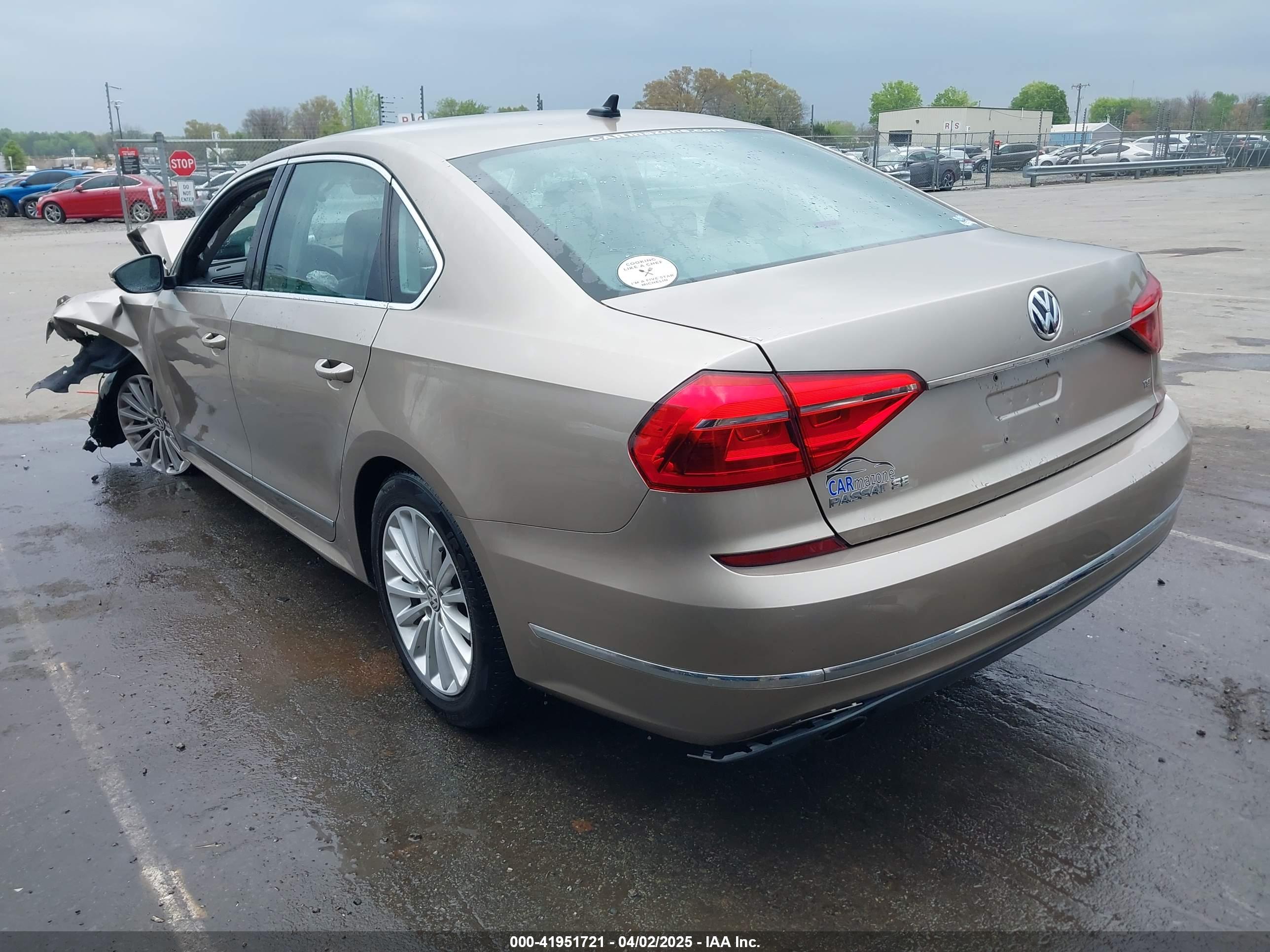 VOLKSWAGEN PASSAT image 3