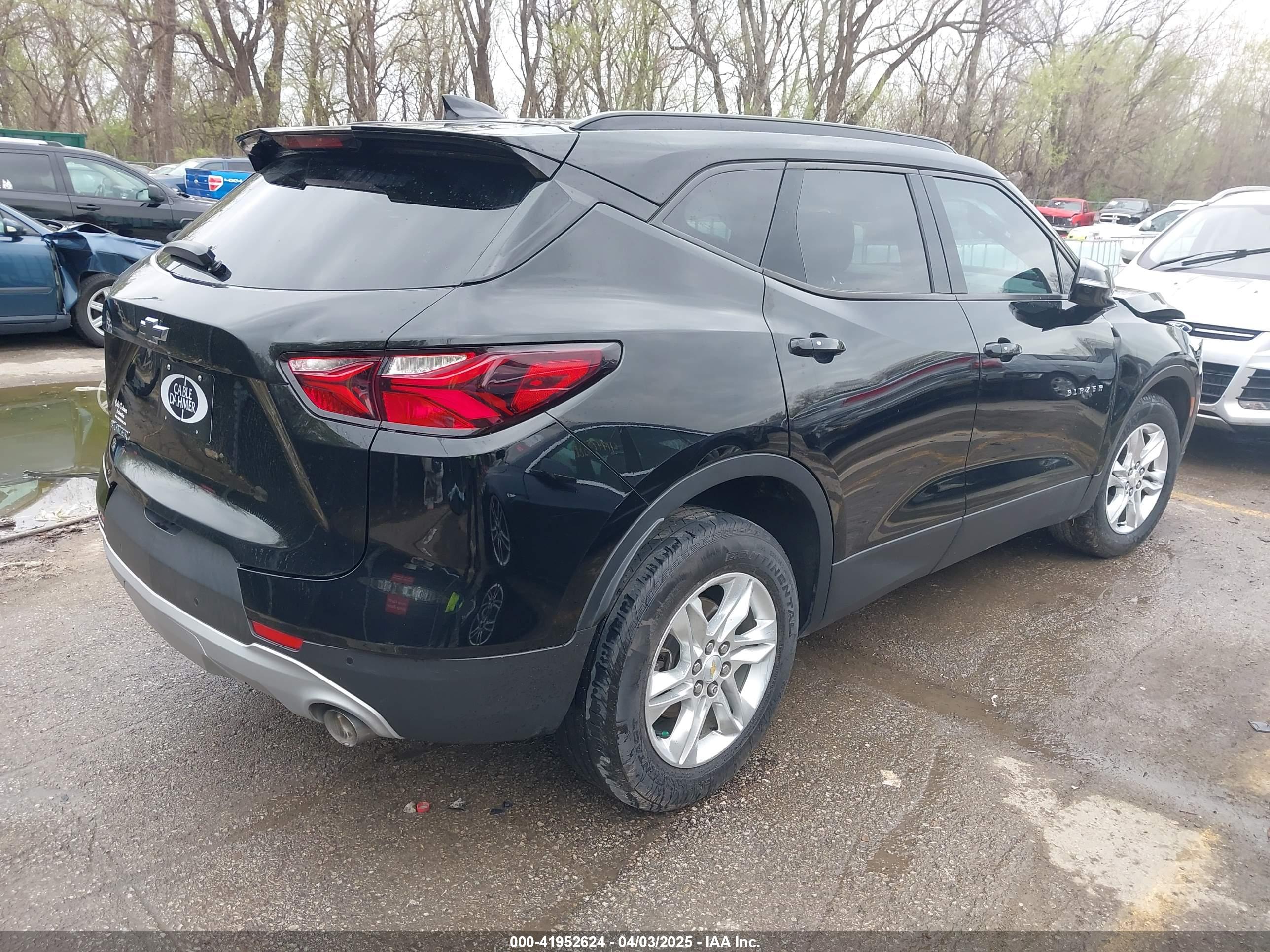 CHEVROLET BLAZER image 4