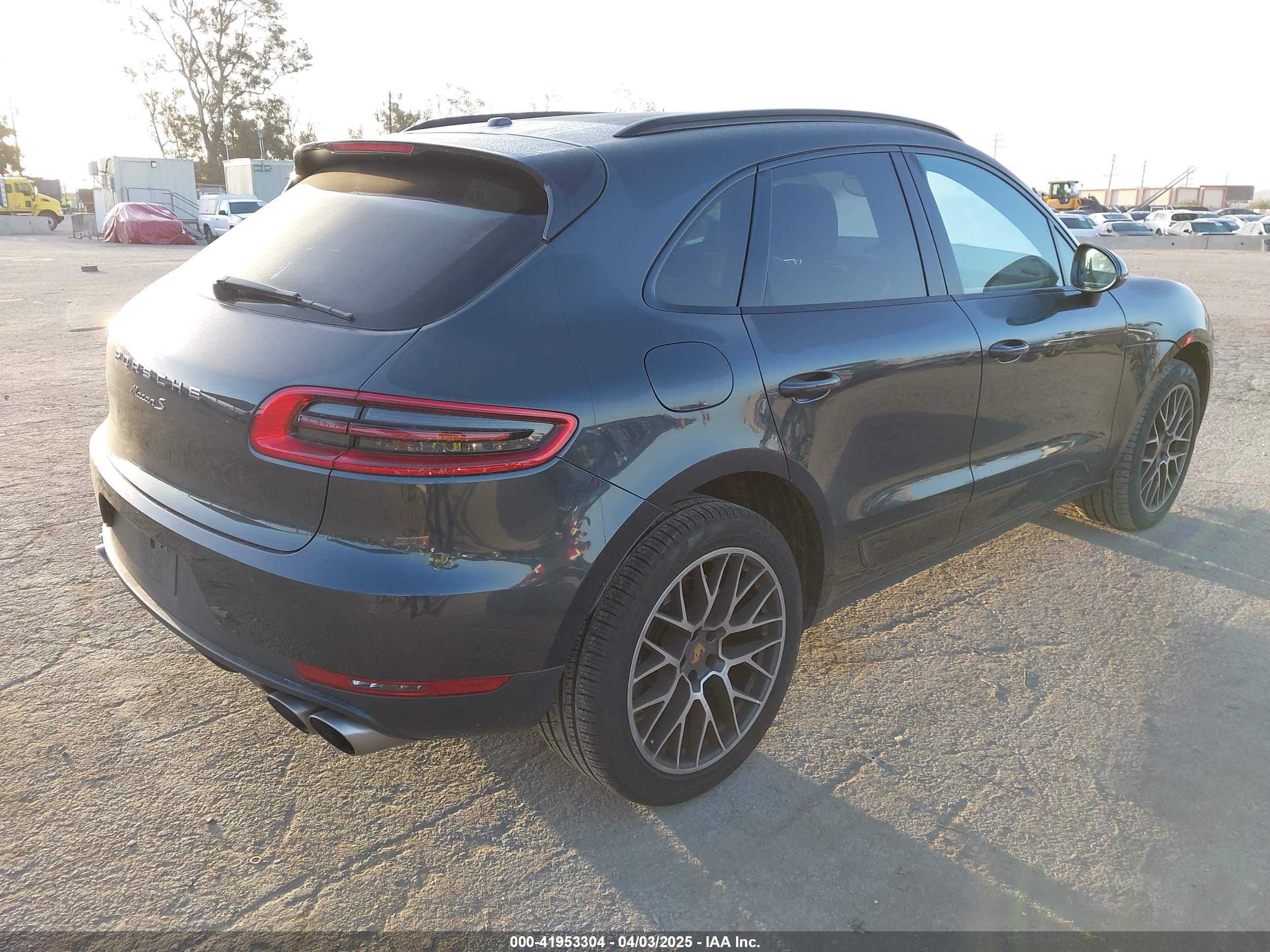 PORSCHE MACAN image 4