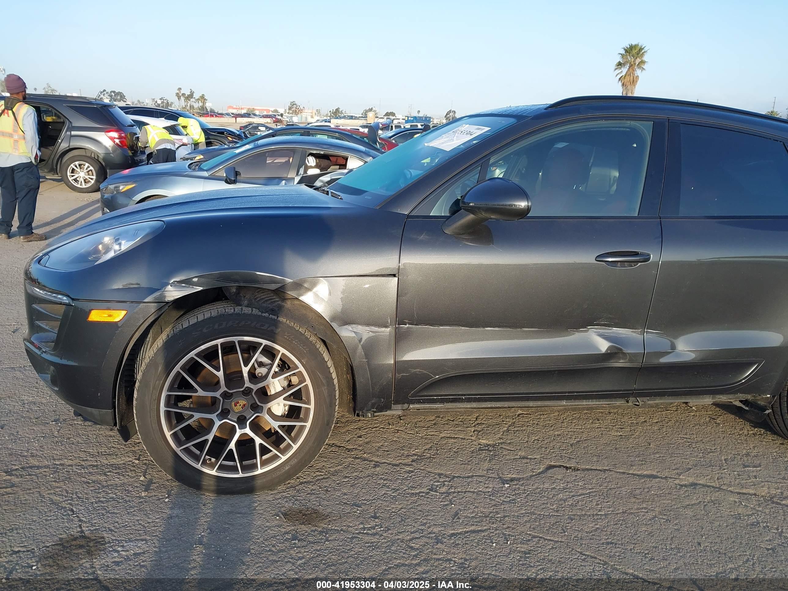 PORSCHE MACAN image 6
