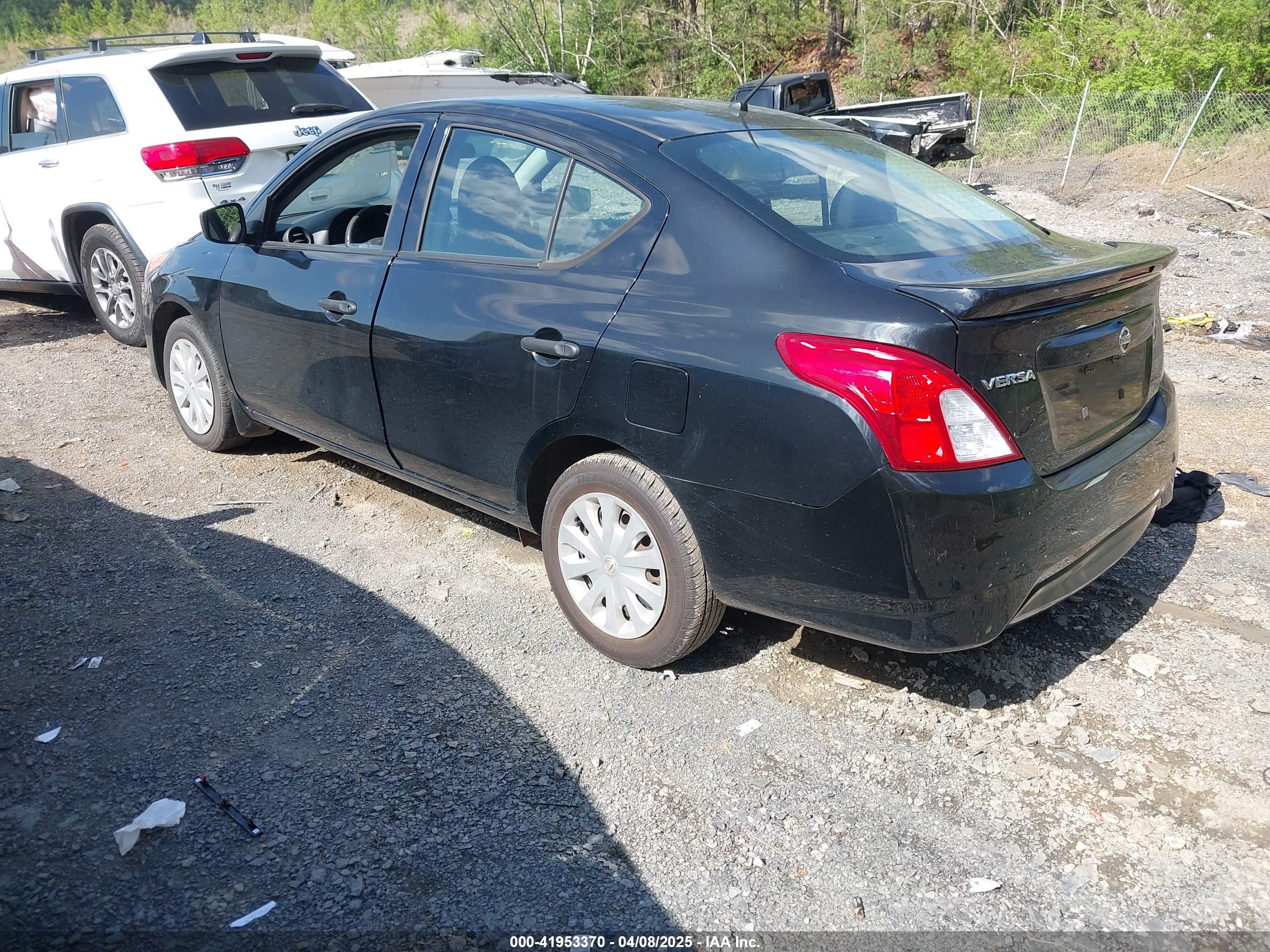 NISSAN VERSA image 3