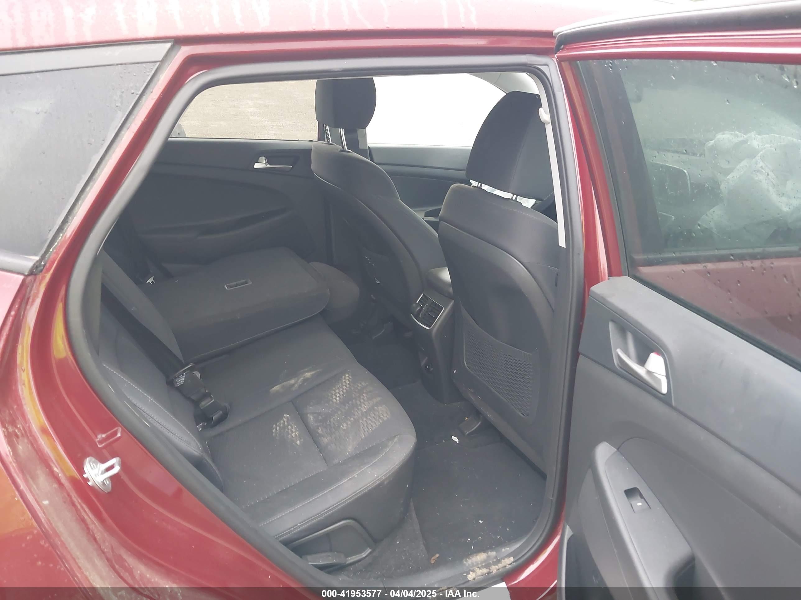 HYUNDAI TUCSON image 8