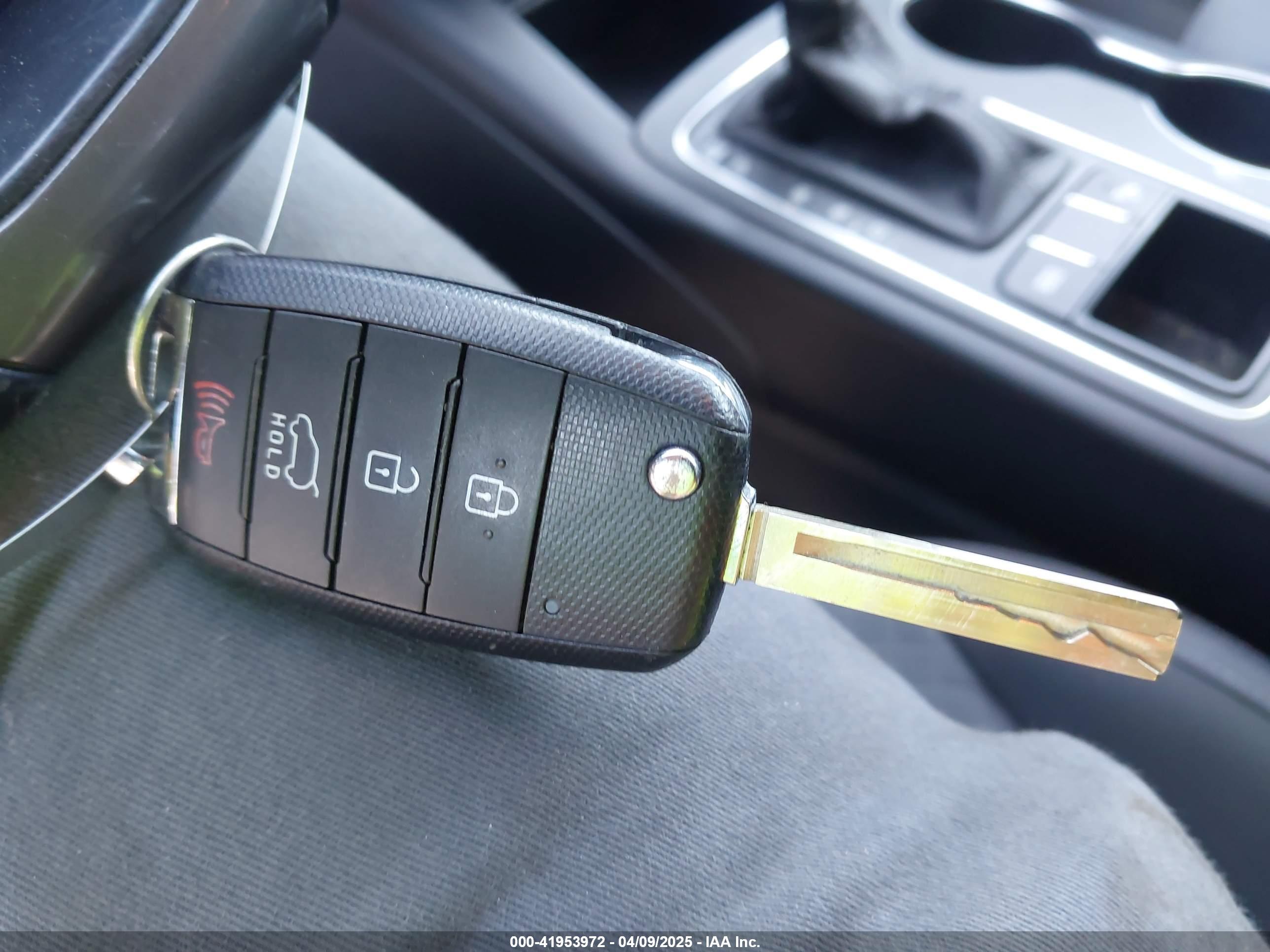 KIA SORENTO image 11