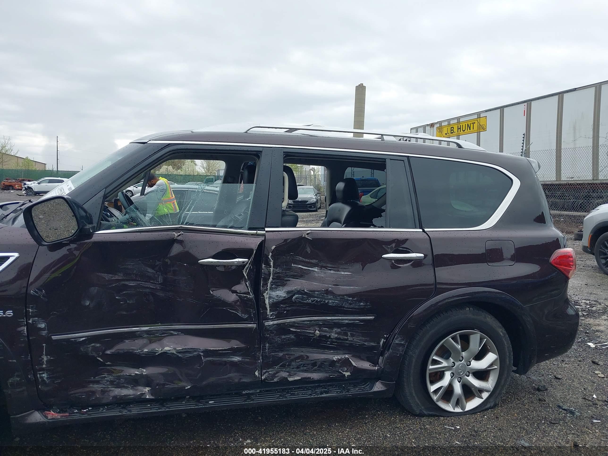 INFINITI QX80 image 6
