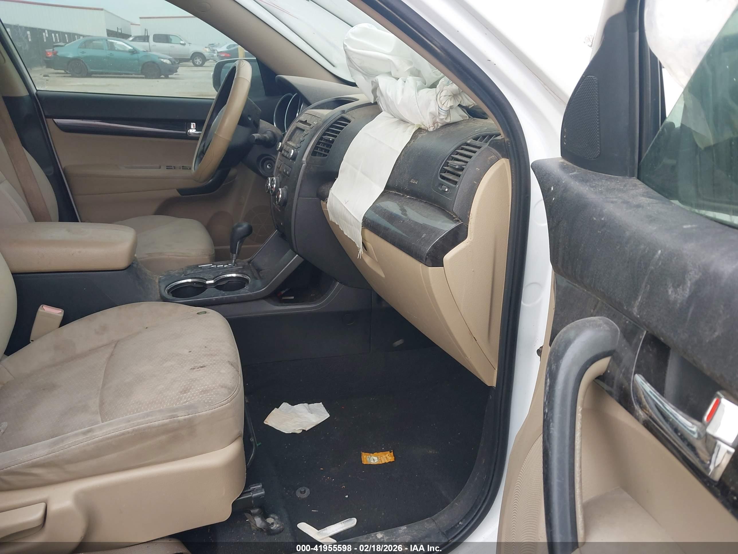 KIA SORENTO image 5