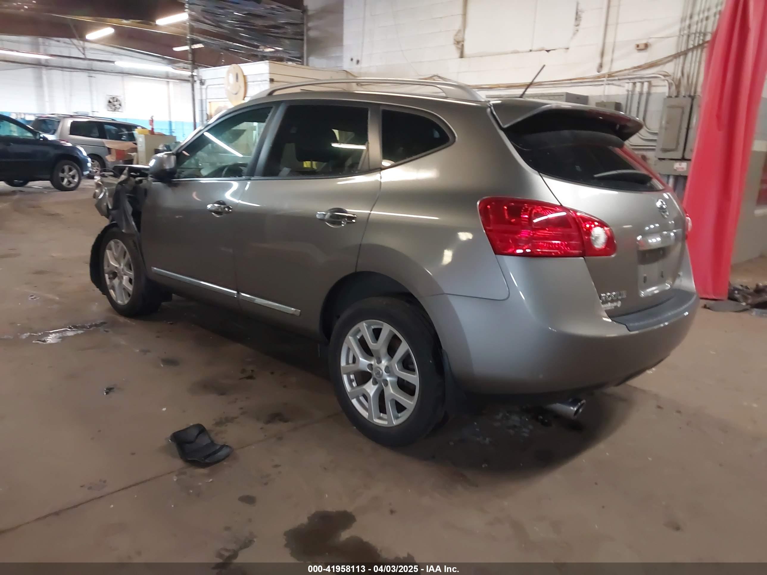 NISSAN ROGUE image 3