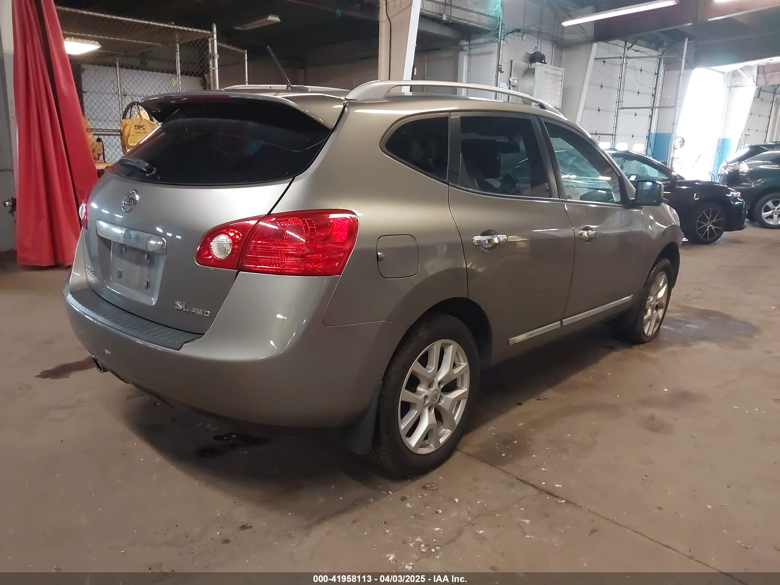 NISSAN ROGUE image 4