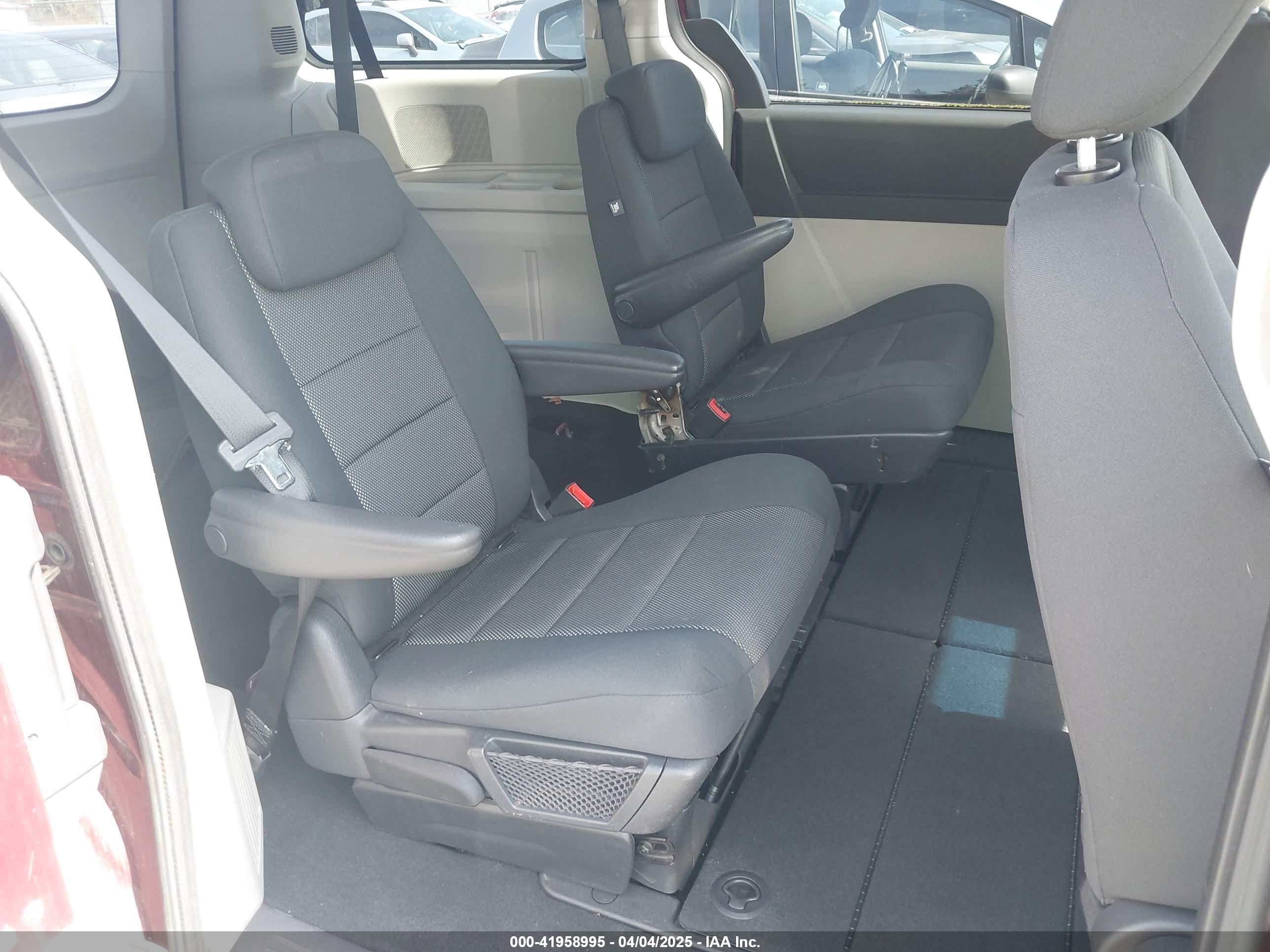 DODGE GRAND image 8