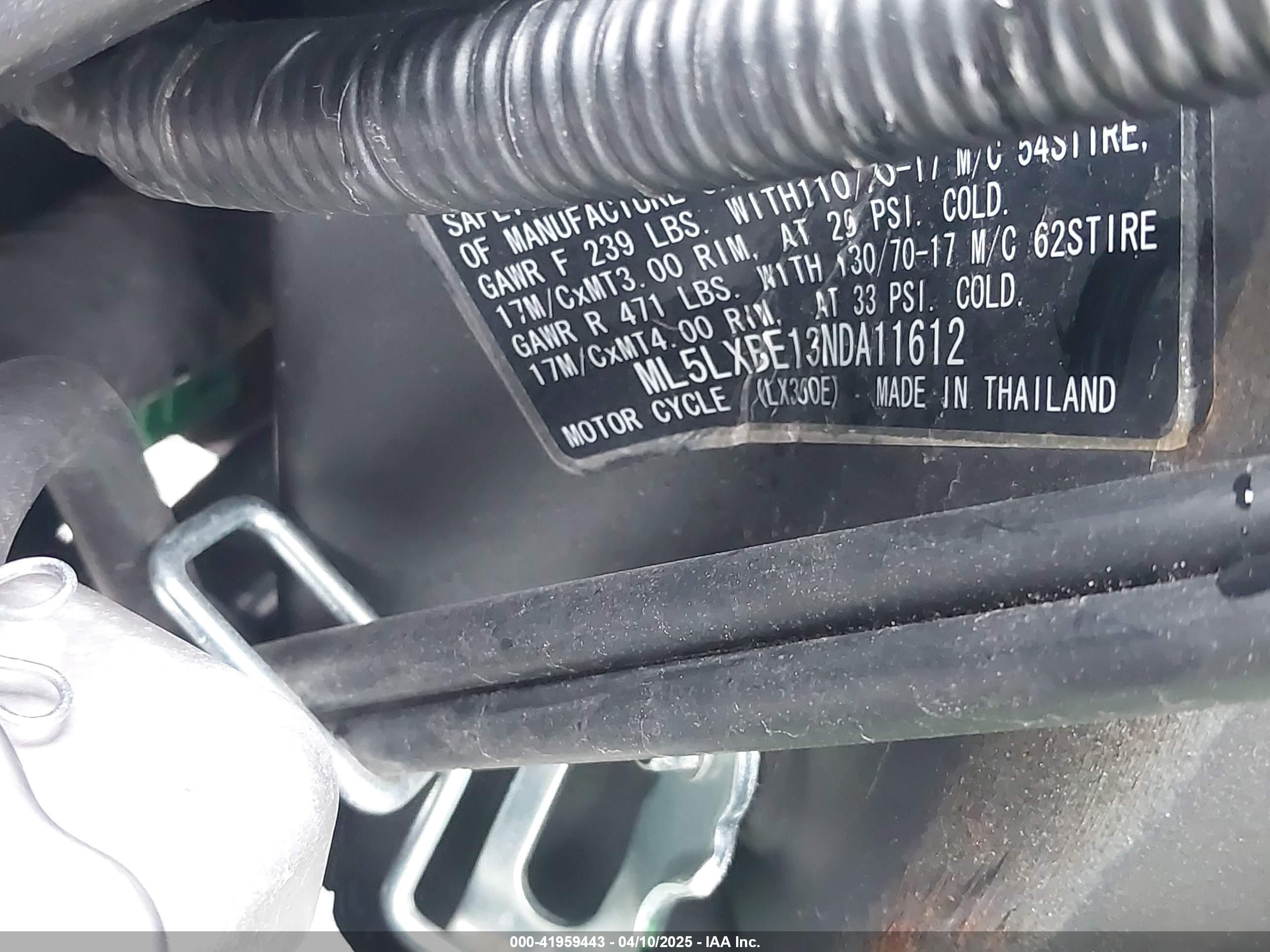 KAWASAKI KLX300 image 10