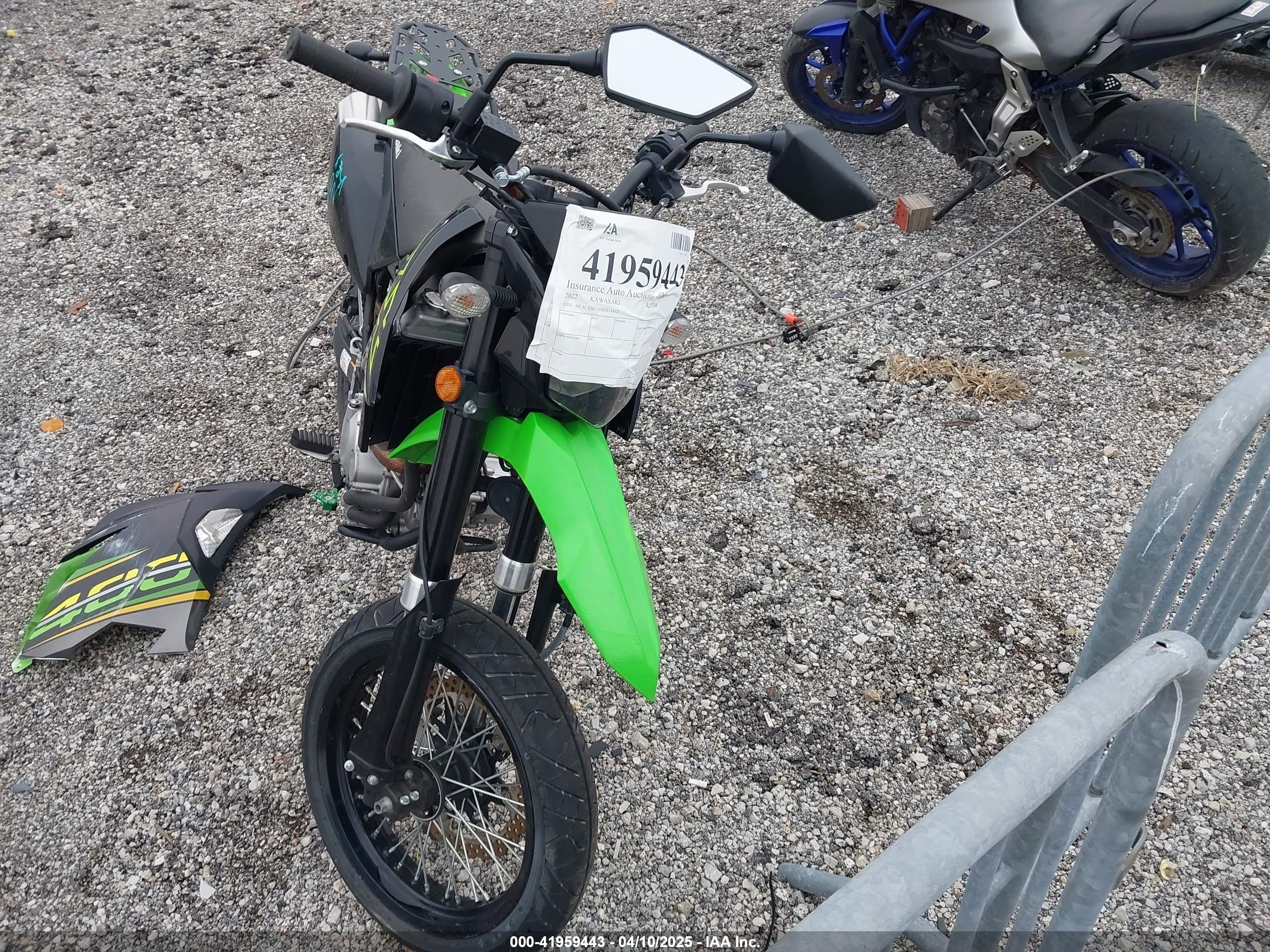 KAWASAKI KLX300 image 5
