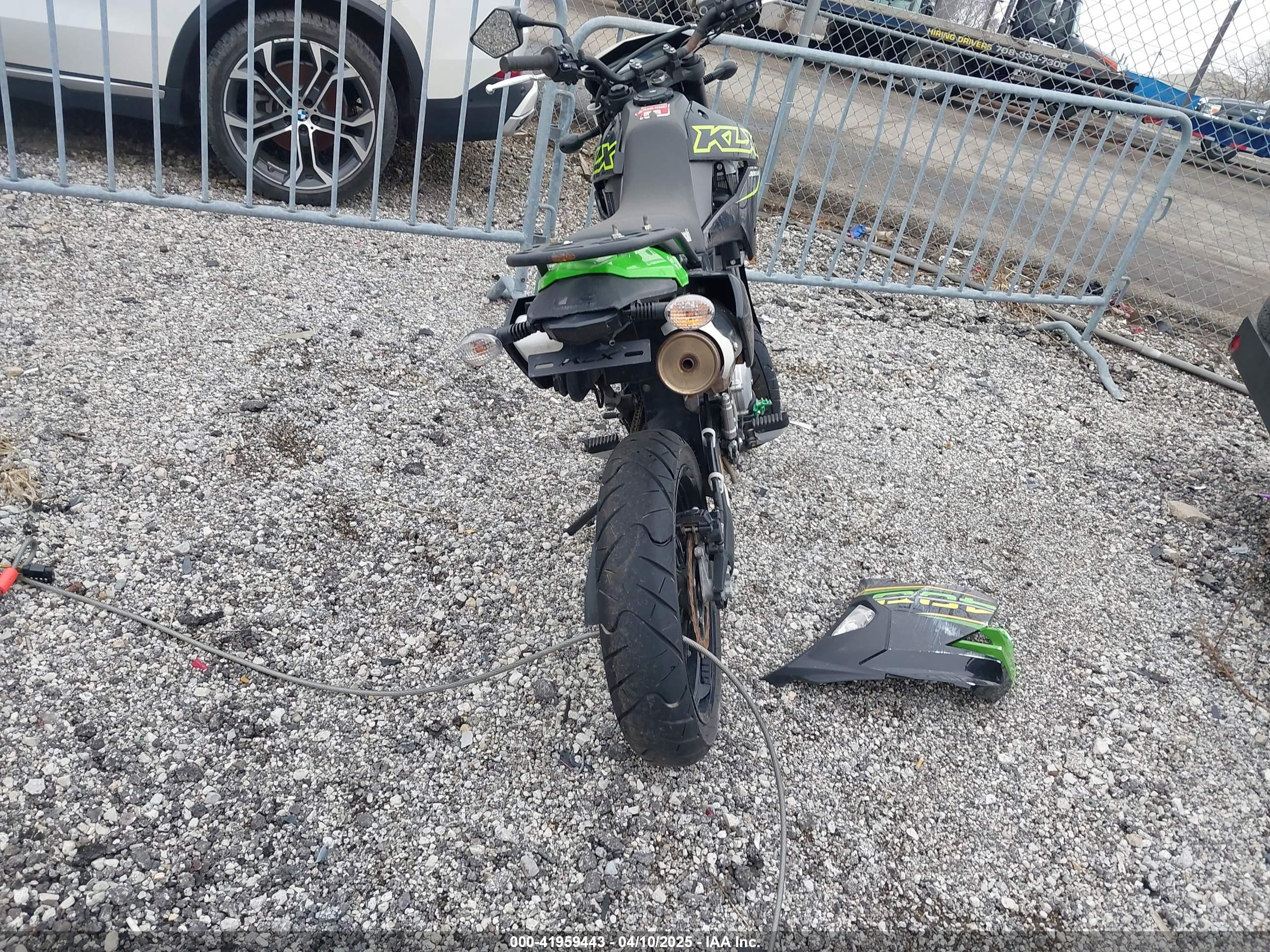 KAWASAKI KLX300 image 6