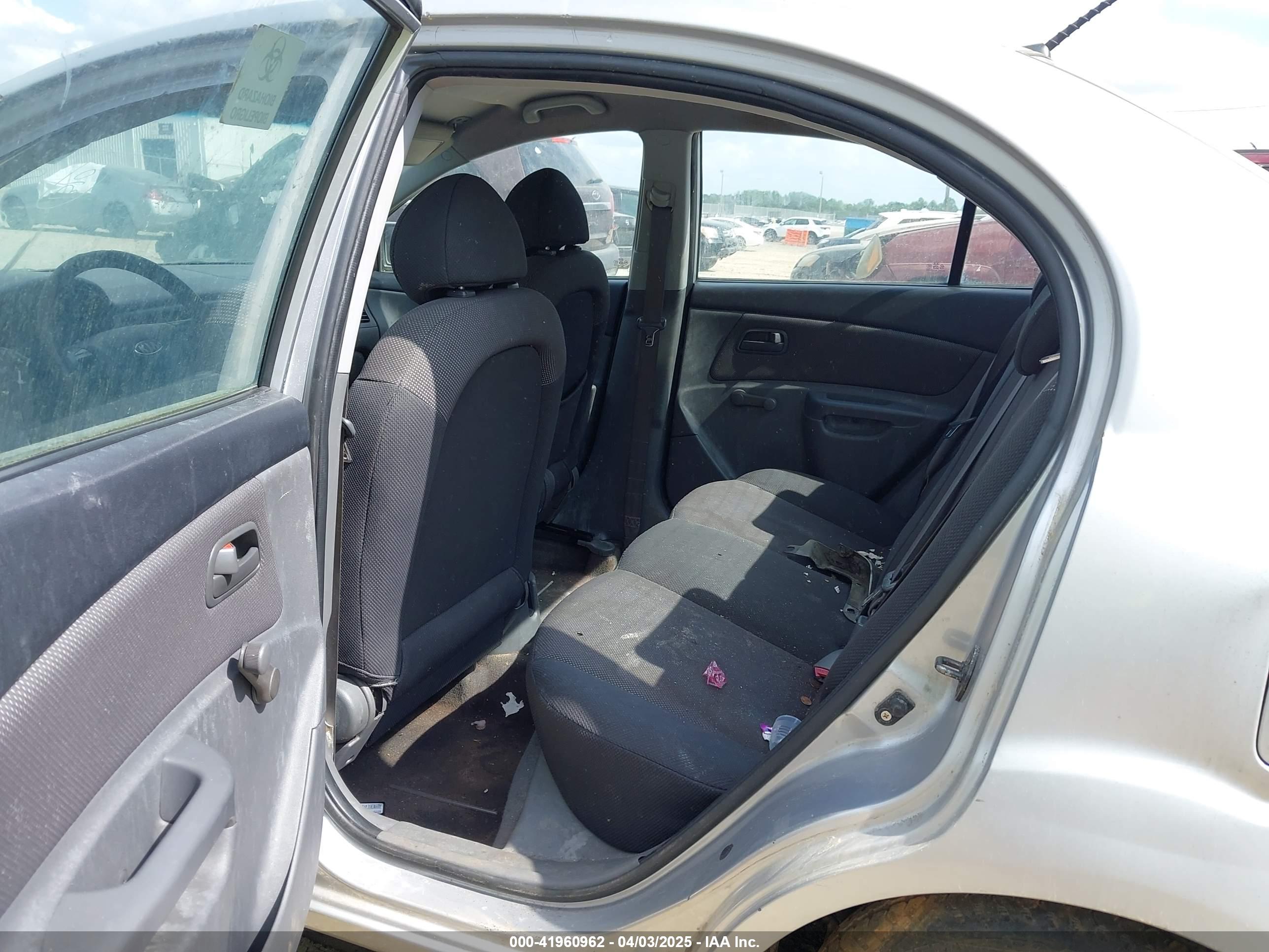 KIA RIO image 8