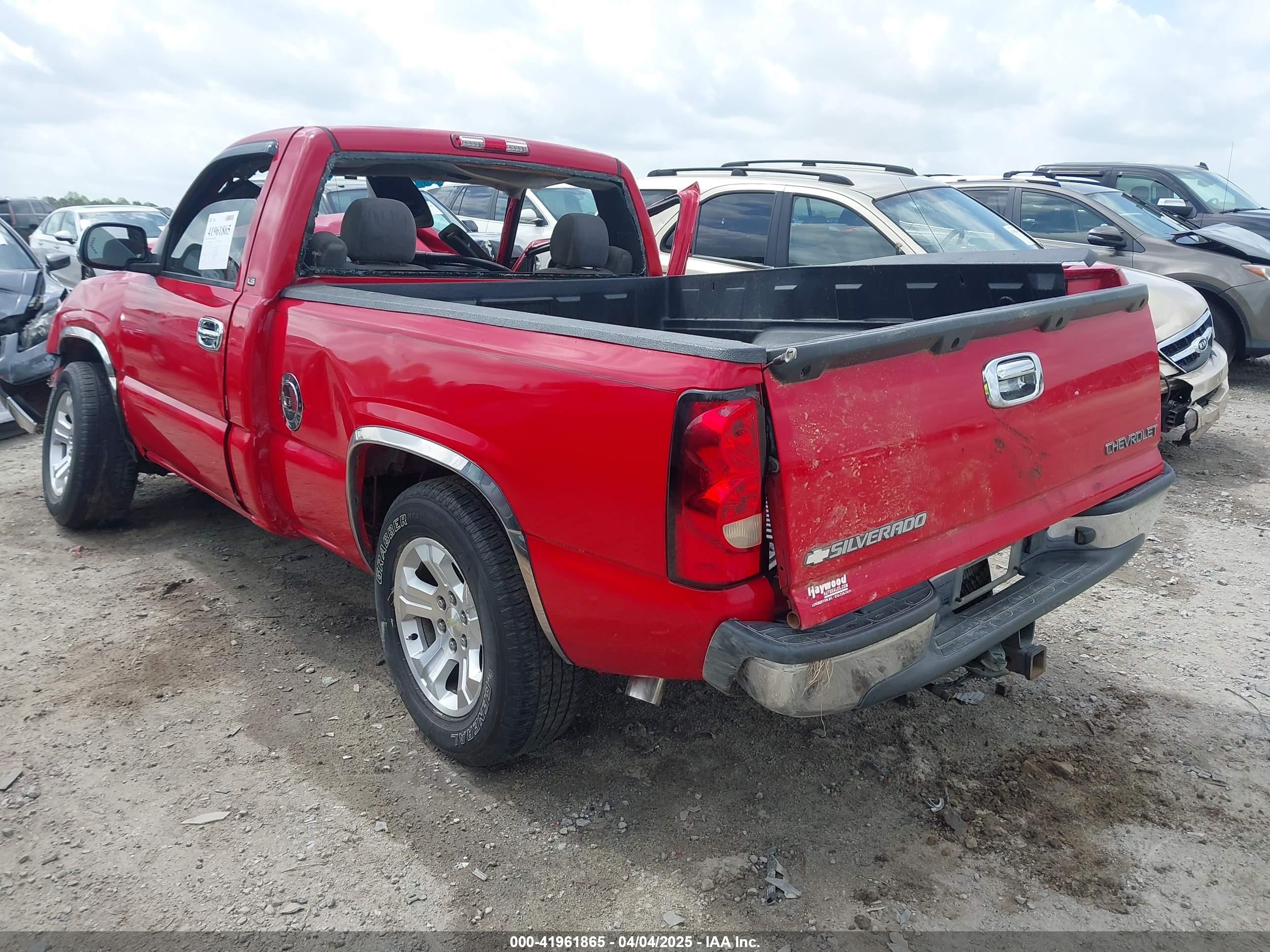 CHEVROLET SILVERADO image 3
