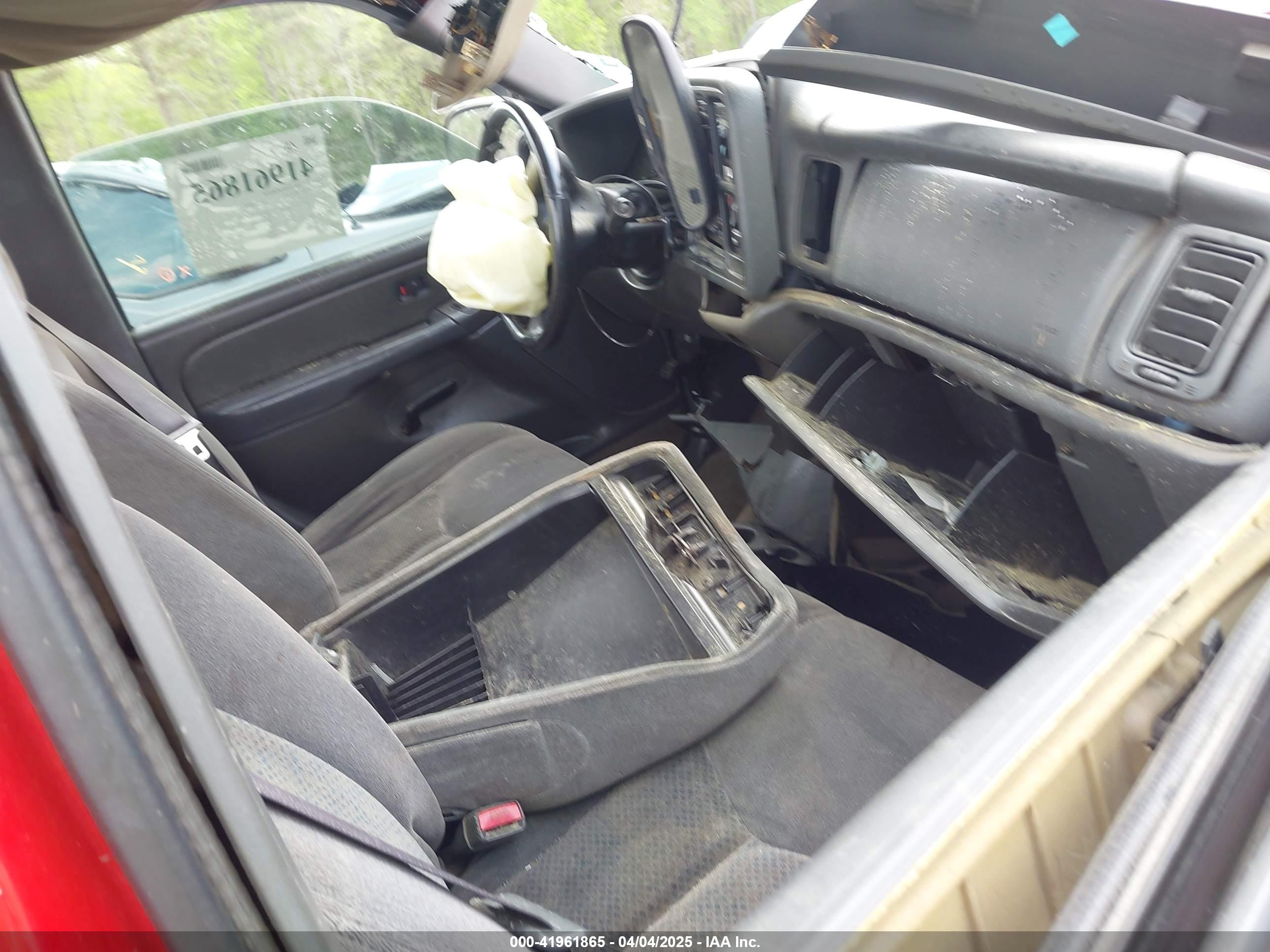 CHEVROLET SILVERADO image 5