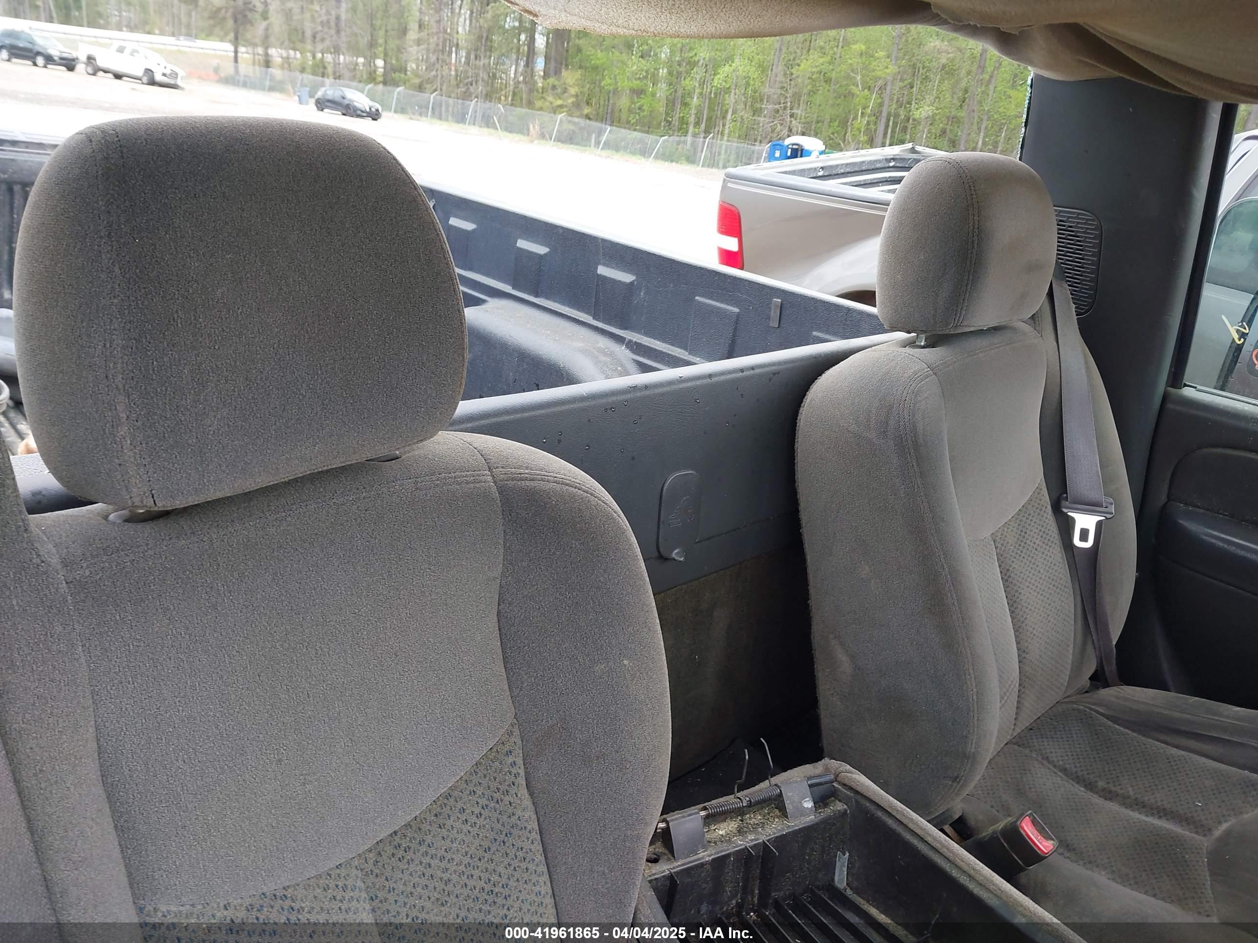 CHEVROLET SILVERADO image 8