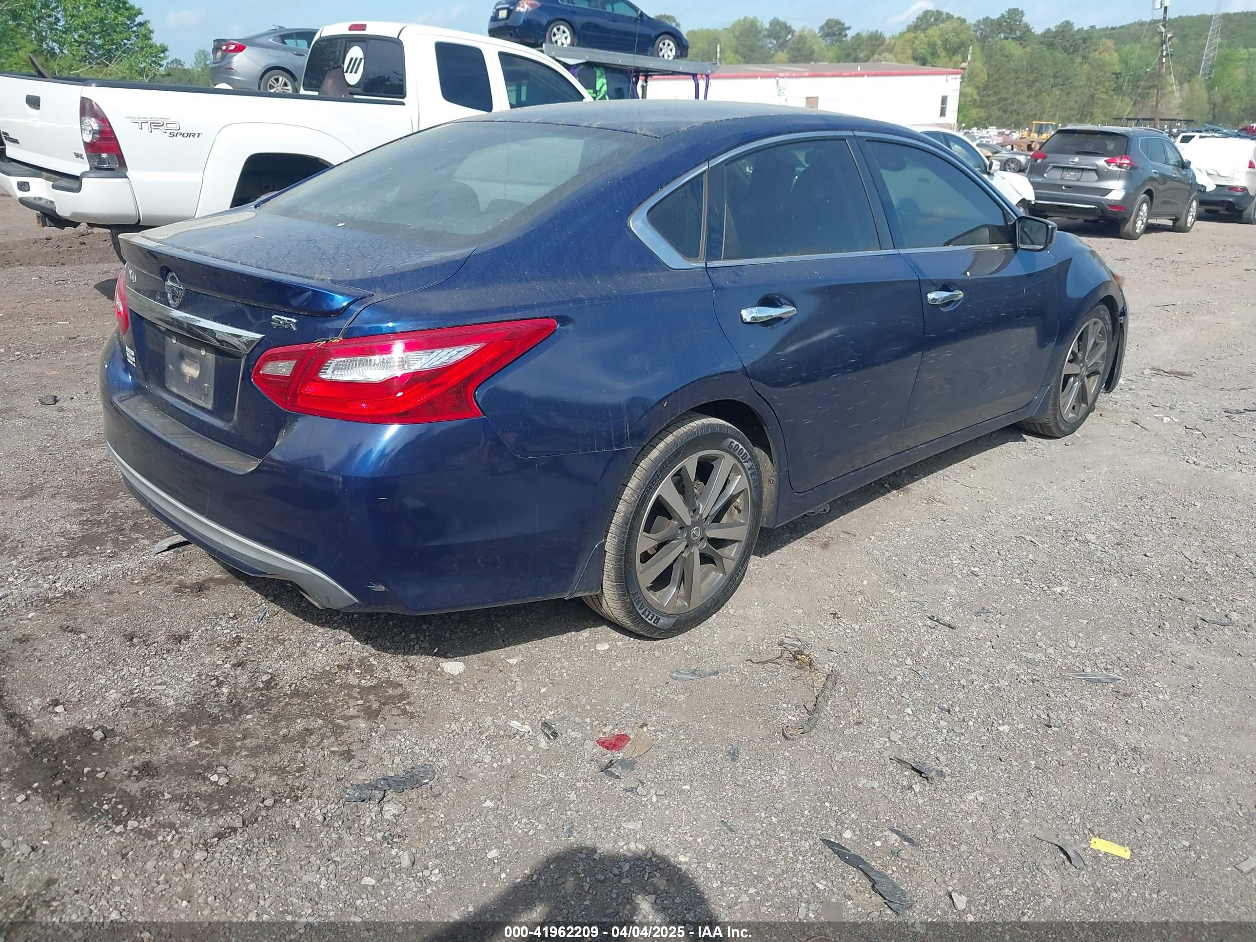 NISSAN ALTIMA image 4