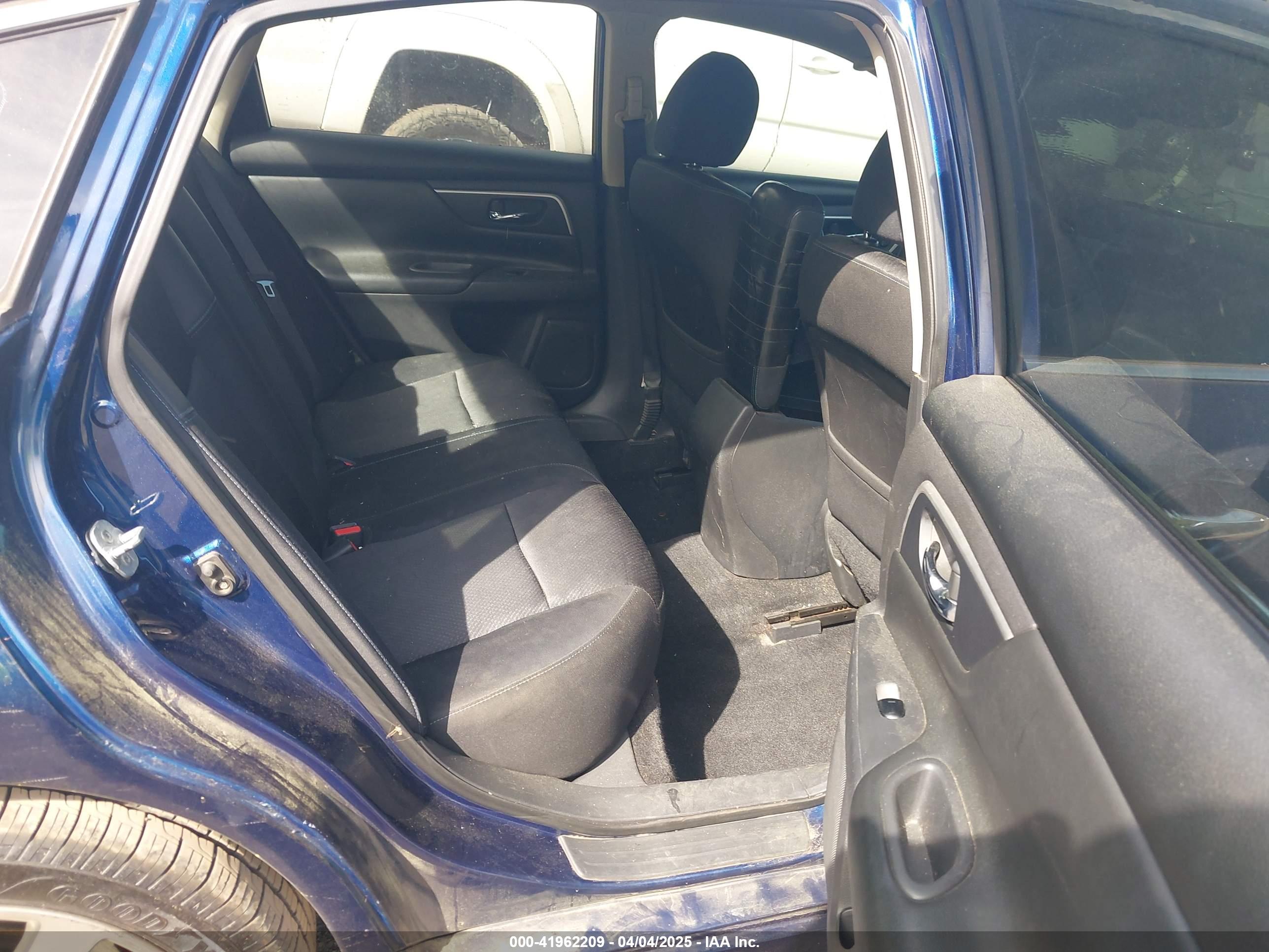 NISSAN ALTIMA image 8