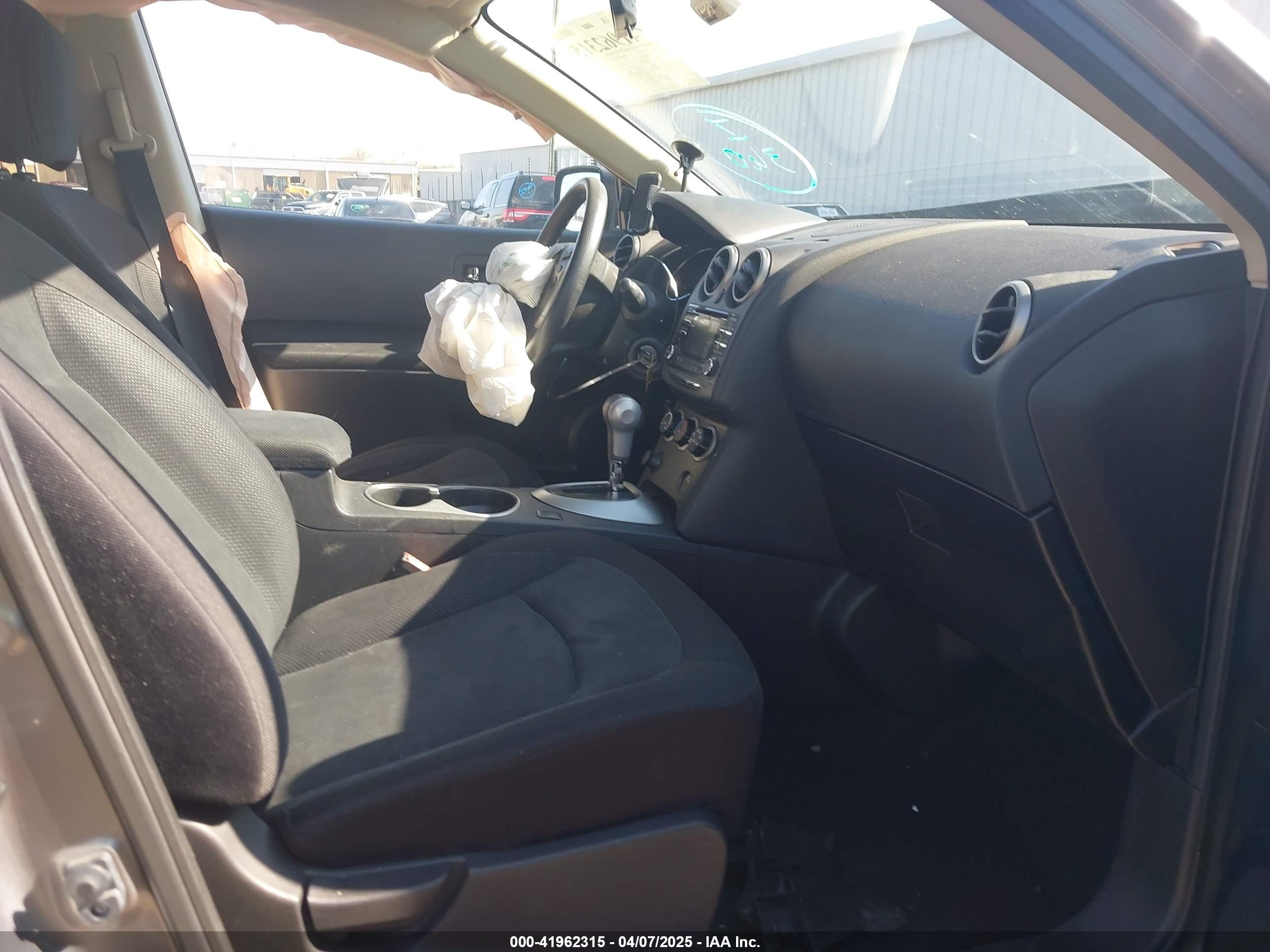 NISSAN ROGUE image 5