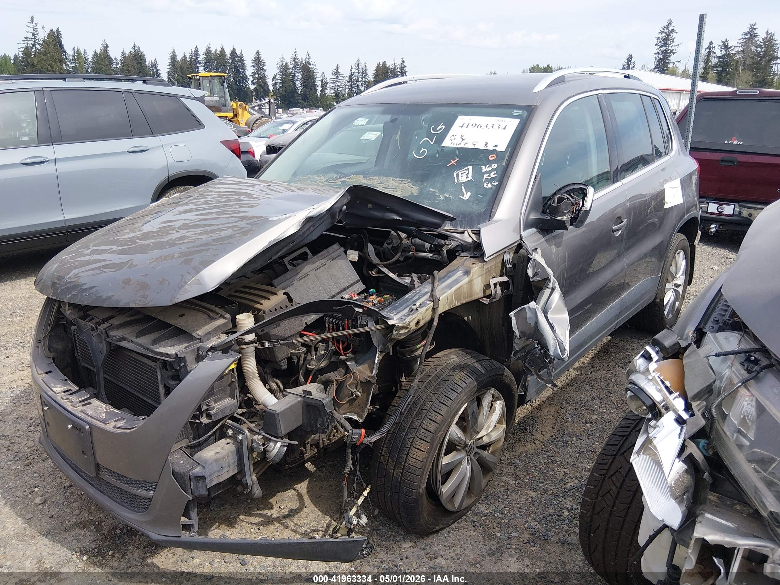 VOLKSWAGEN TIGUAN image 2