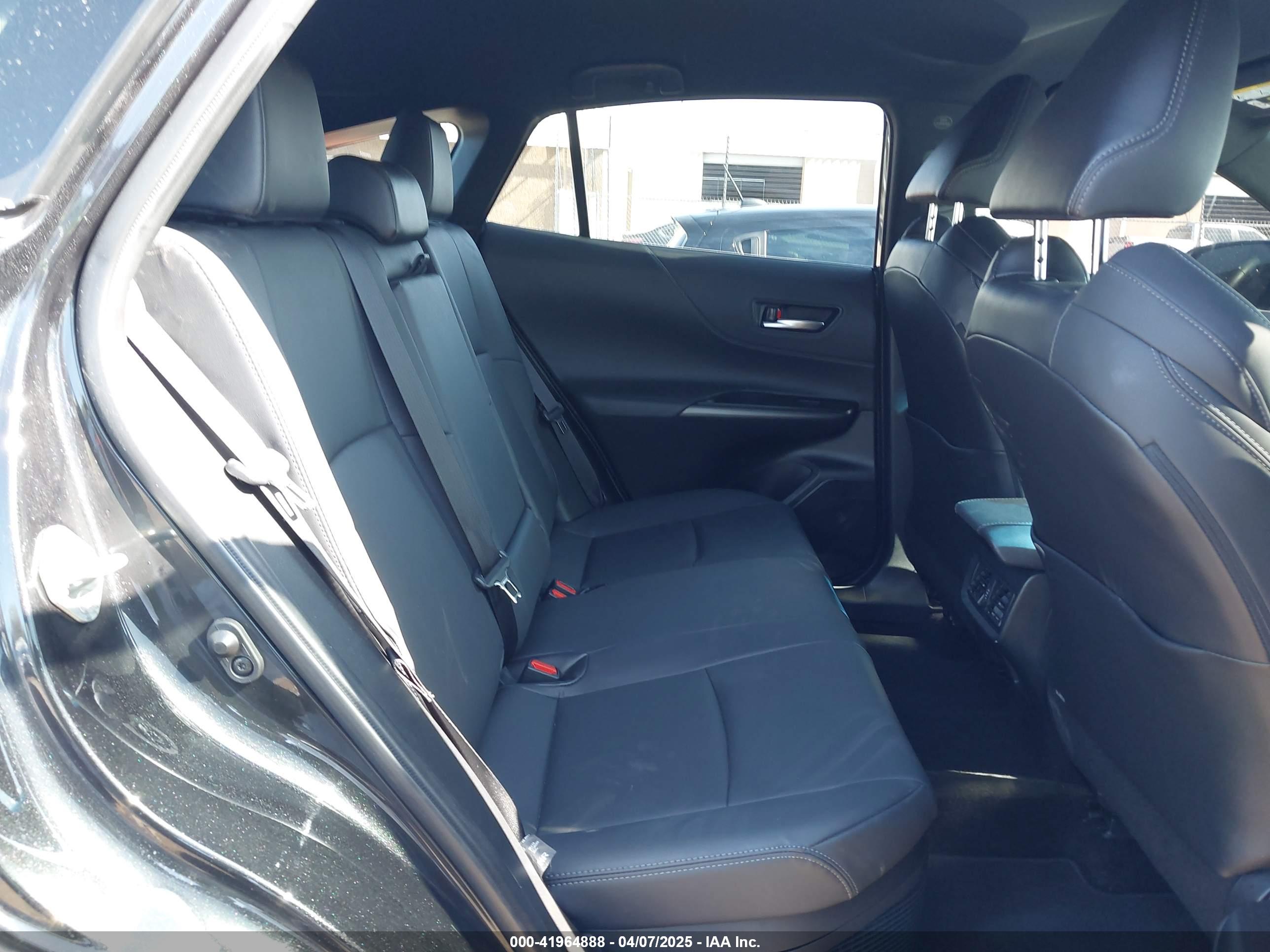 TOYOTA VENZA image 8