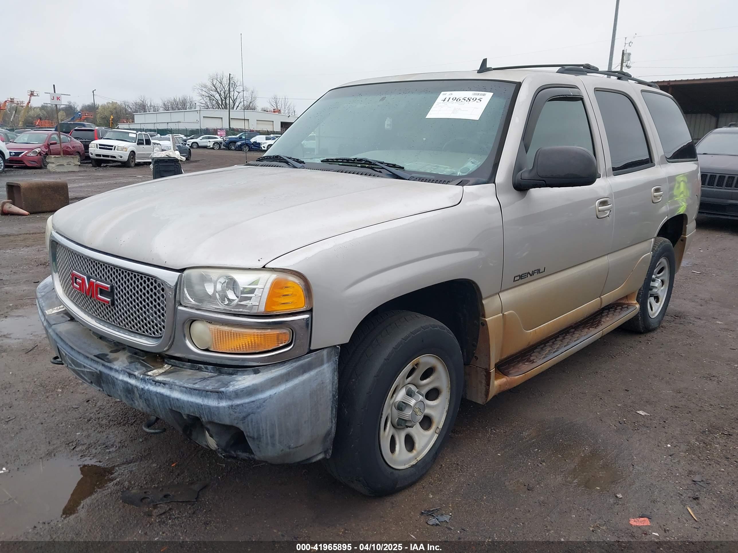GMC YUKON image 2