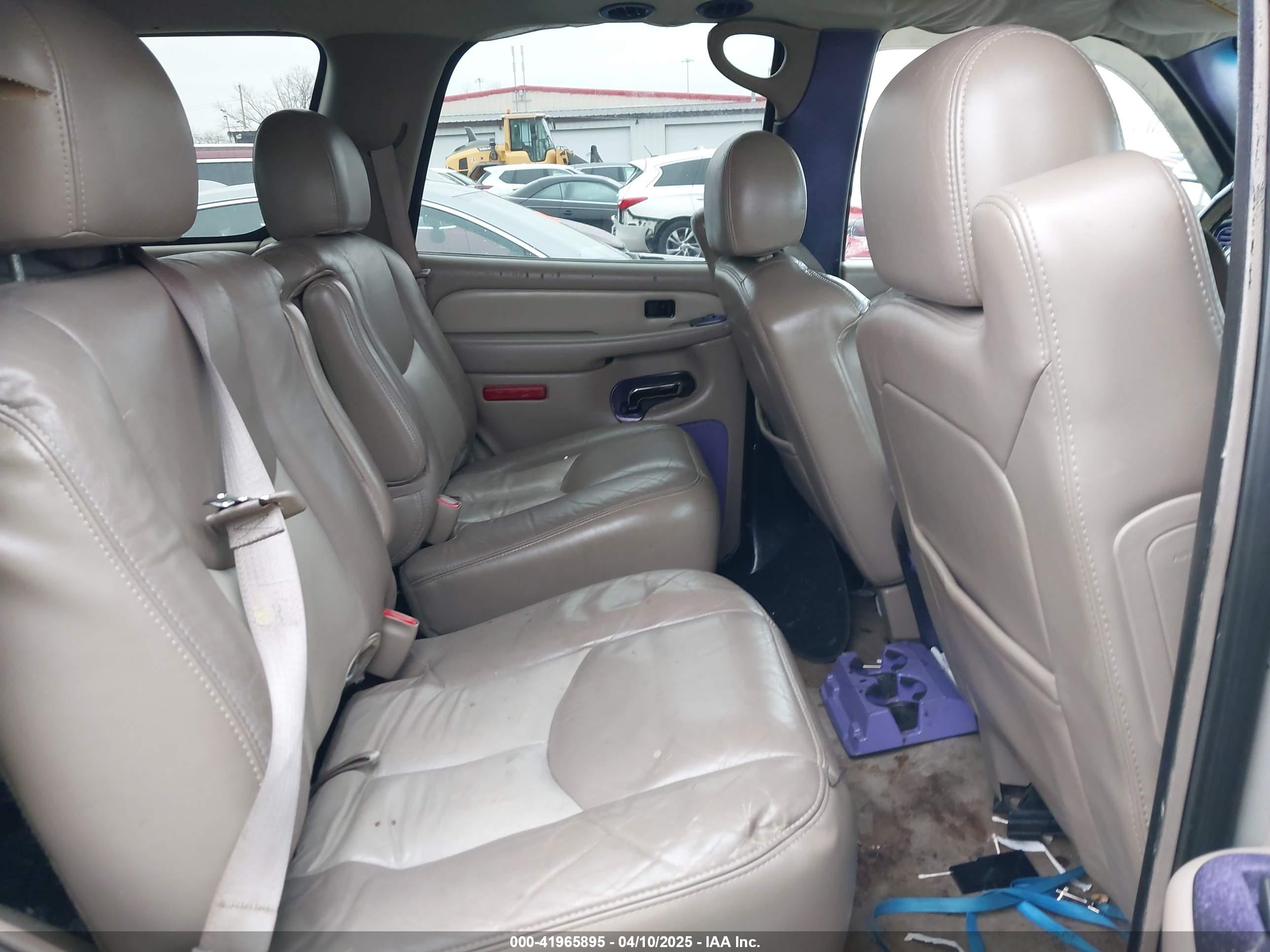 GMC YUKON image 8