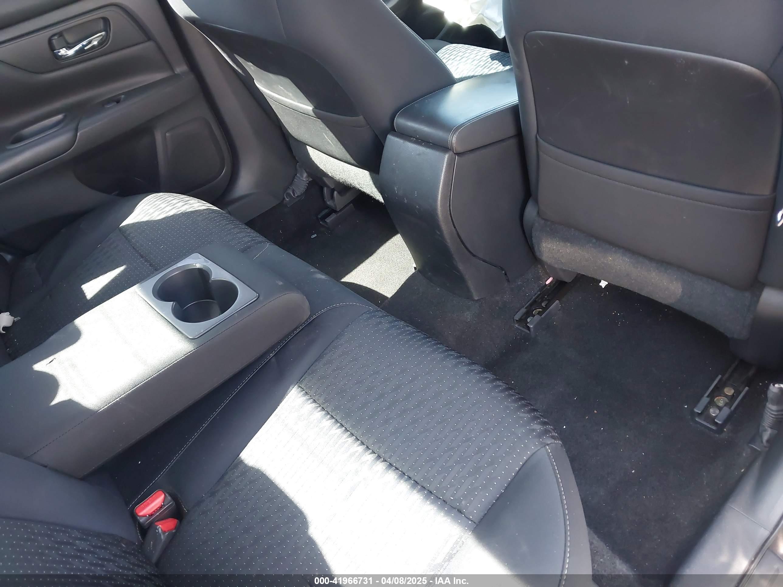 NISSAN ALTIMA image 8