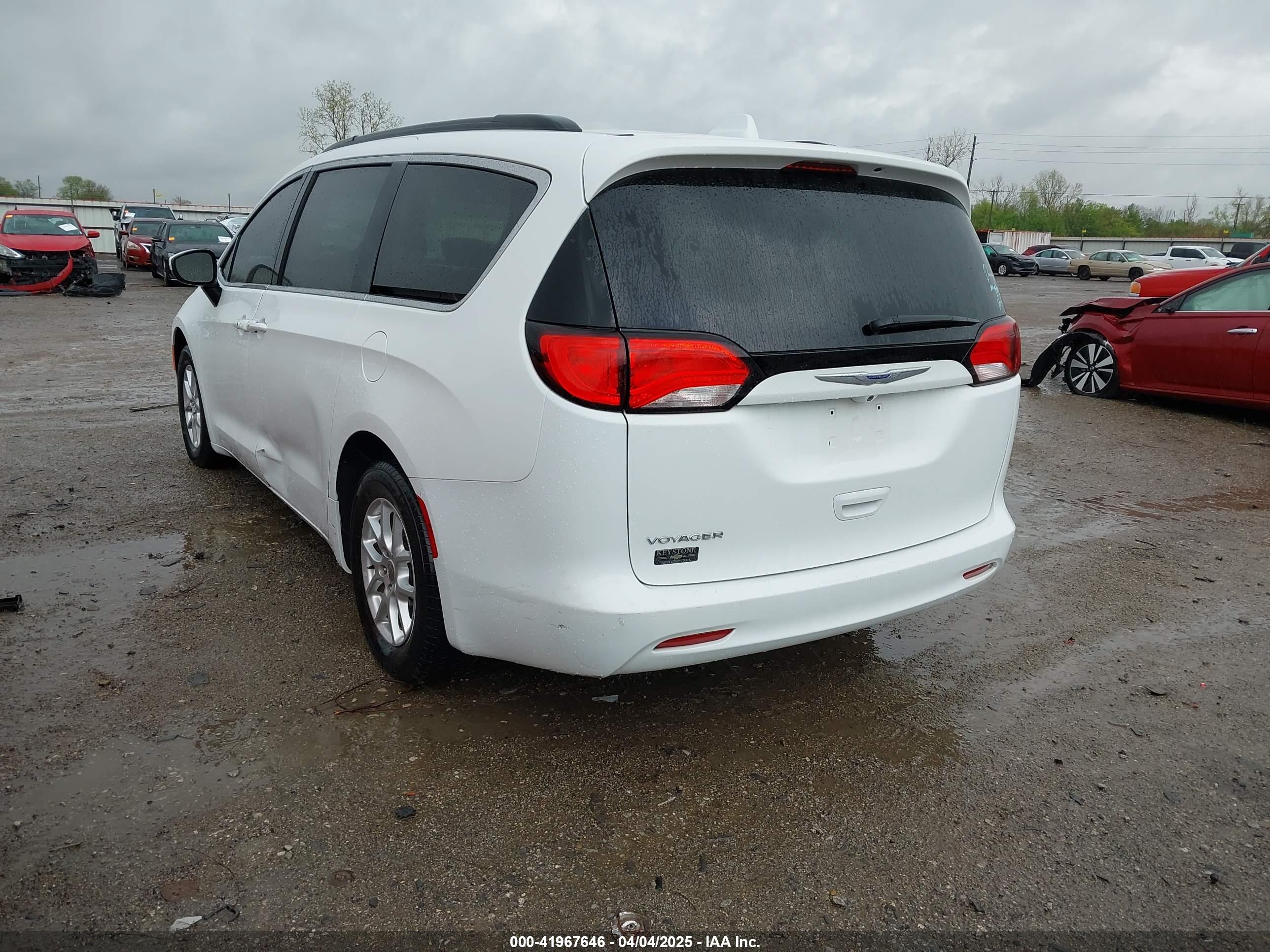 CHRYSLER VOYAGER image 3