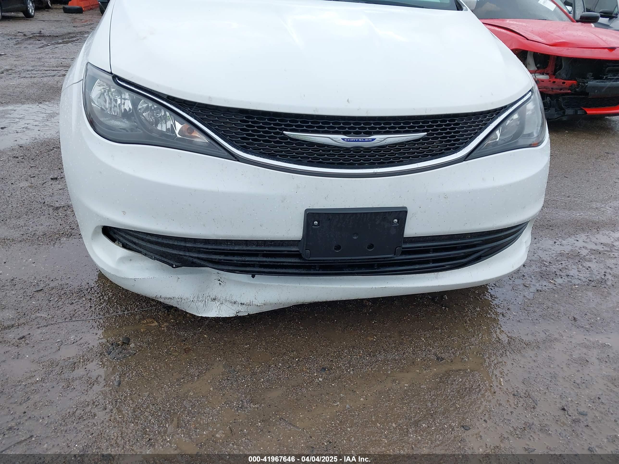 CHRYSLER VOYAGER image 6