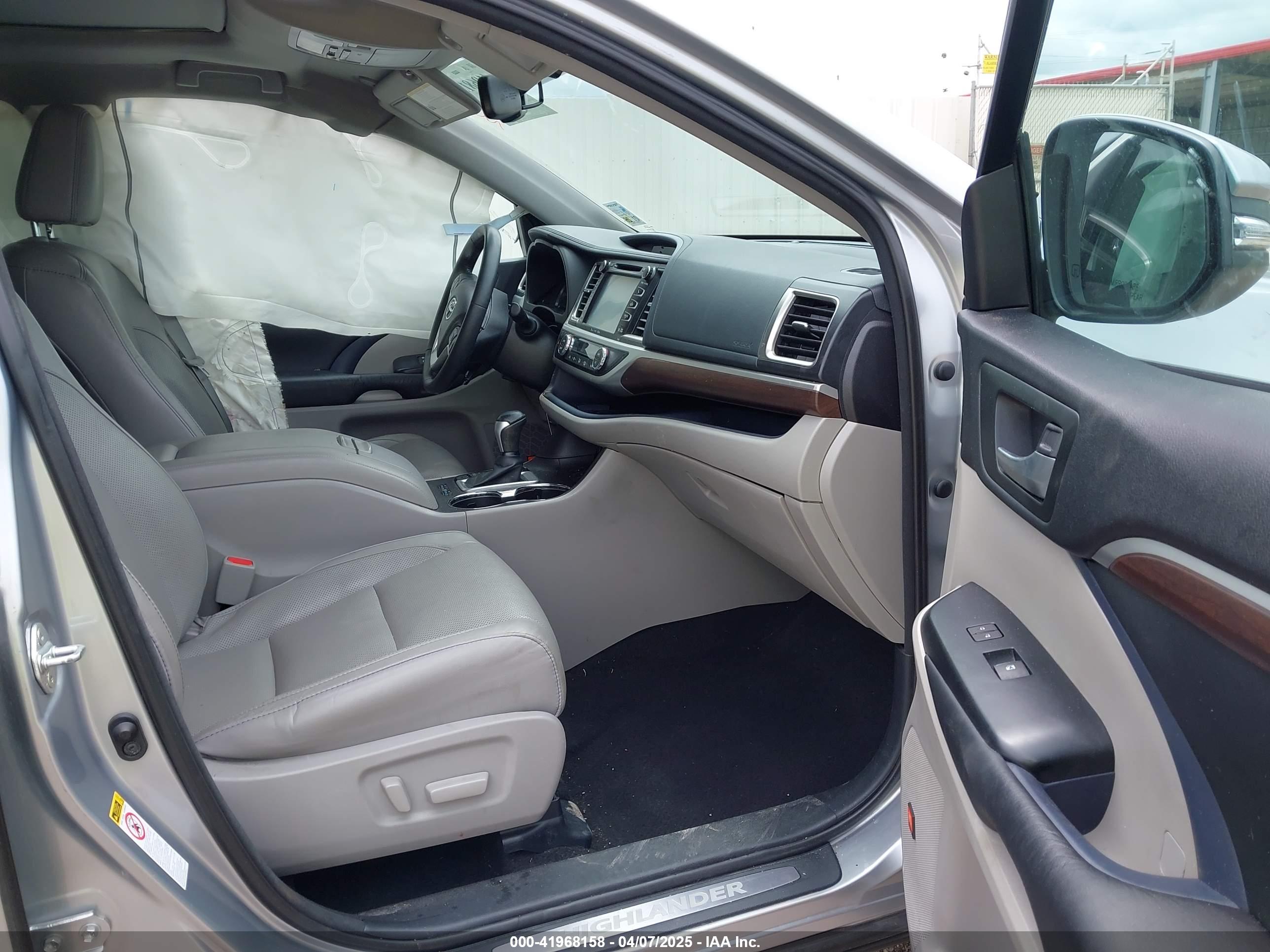 TOYOTA HIGHLANDER image 5