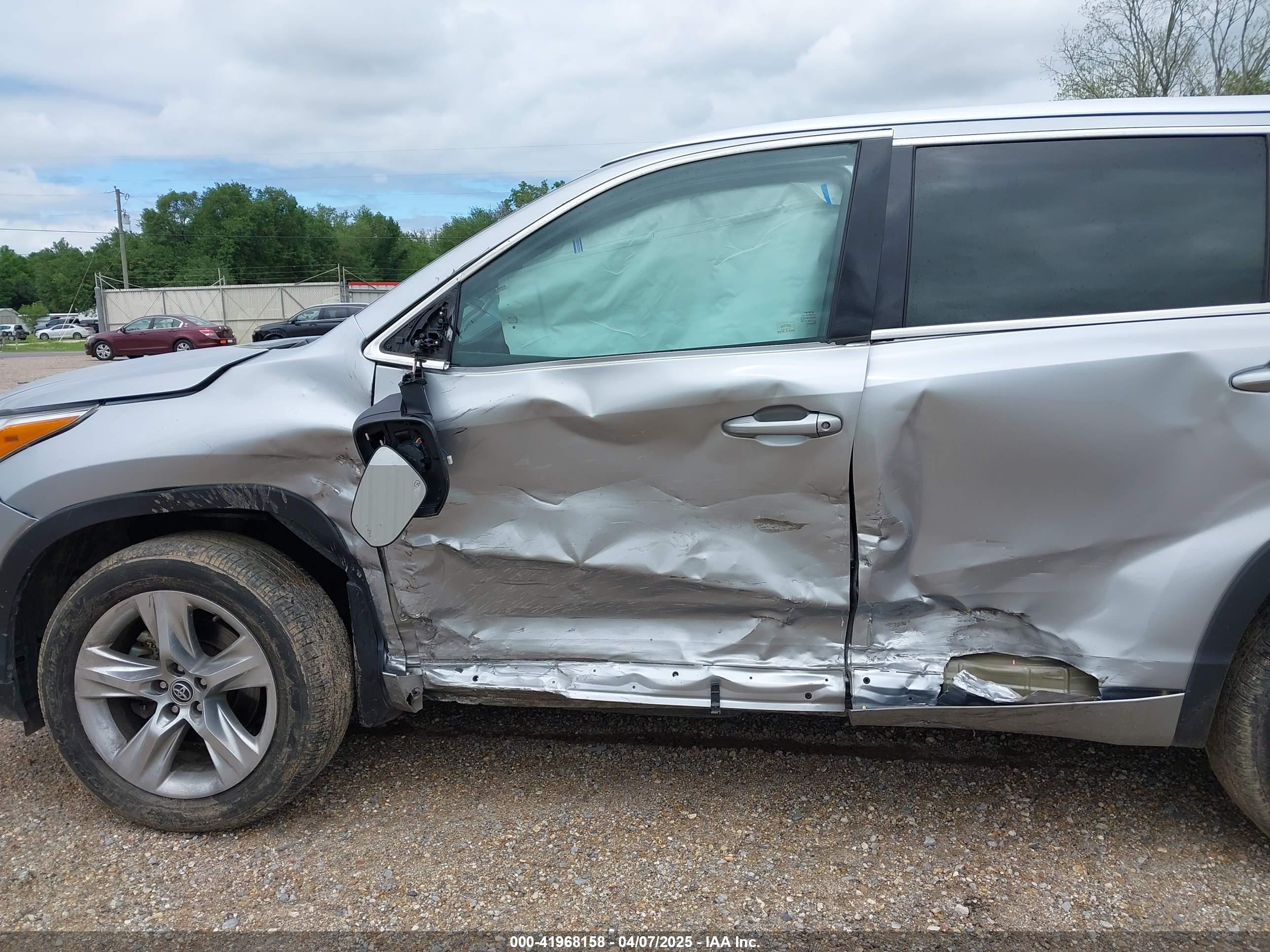 TOYOTA HIGHLANDER image 6