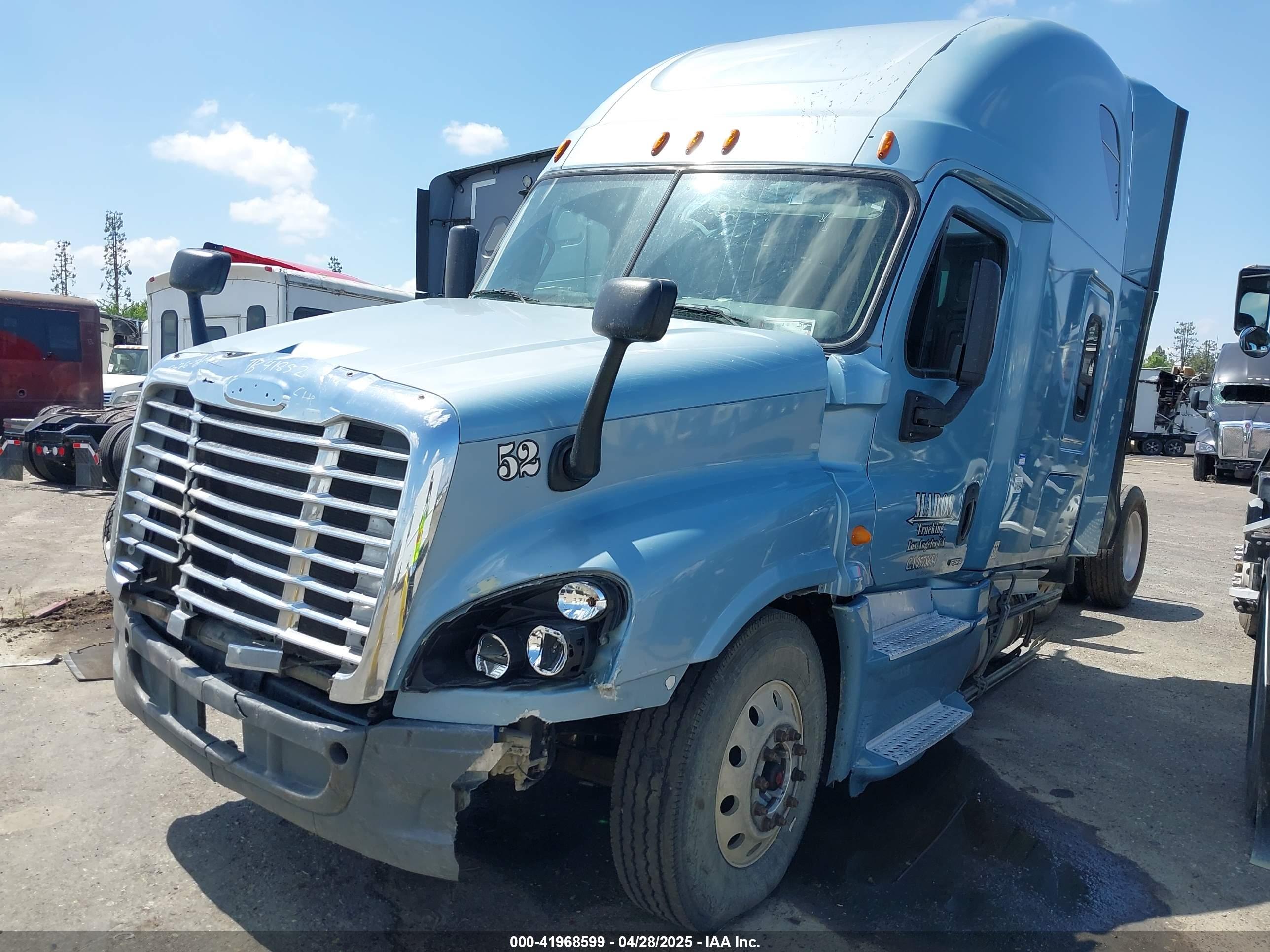 FREIGHTLINER CASCADIA image 2