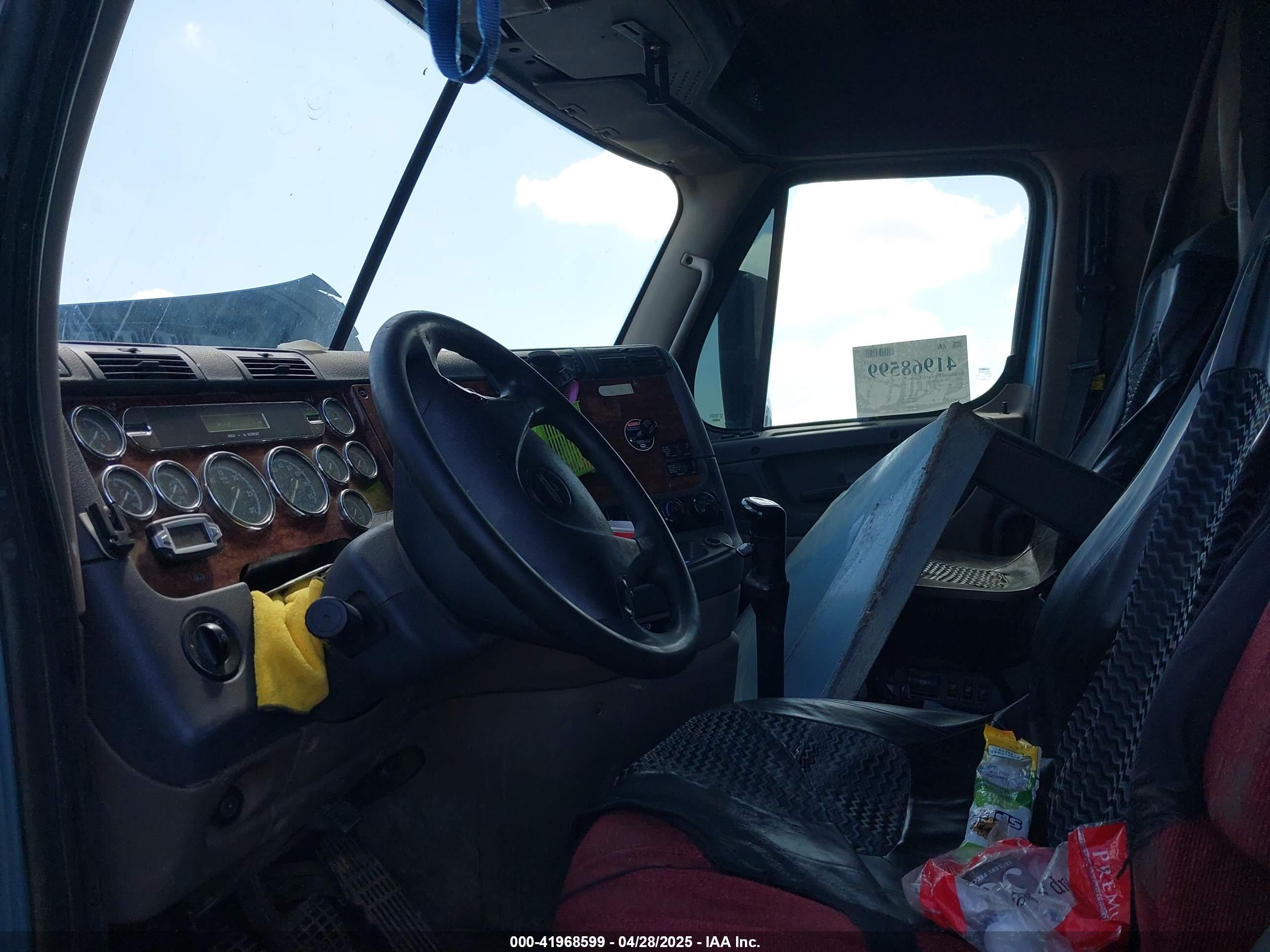 FREIGHTLINER CASCADIA image 8