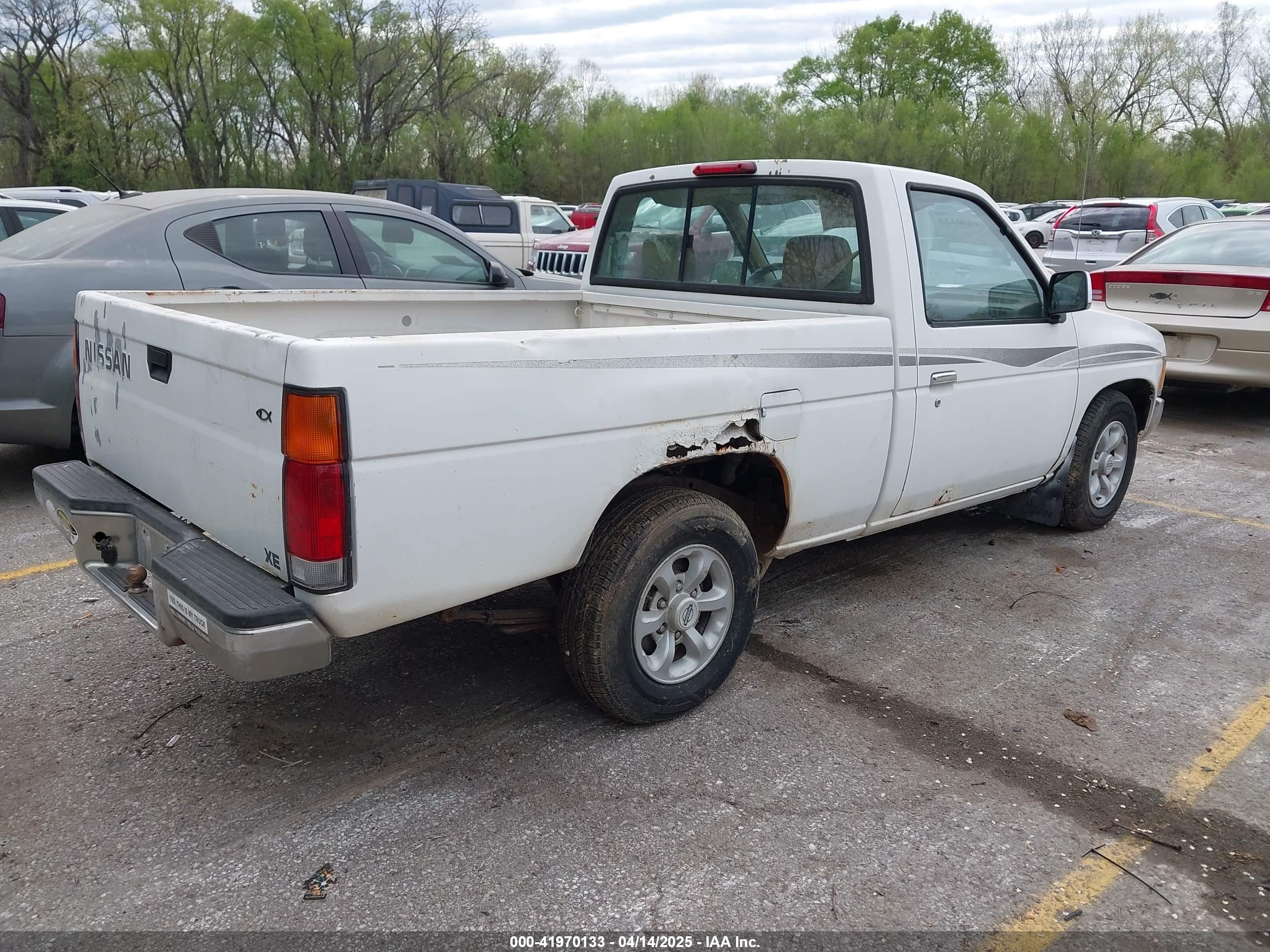NISSAN 4X2 image 4
