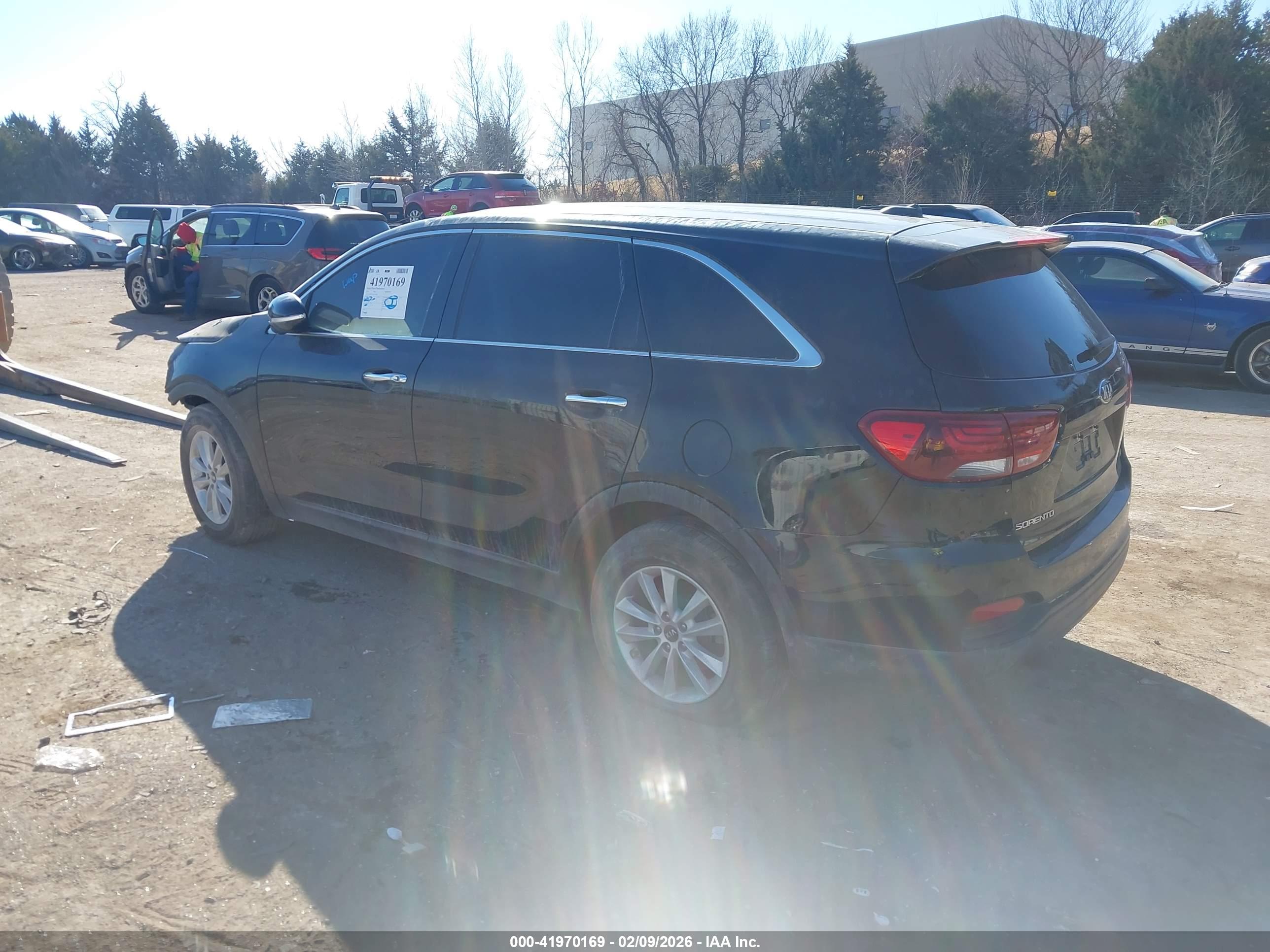 KIA SORENTO image 3