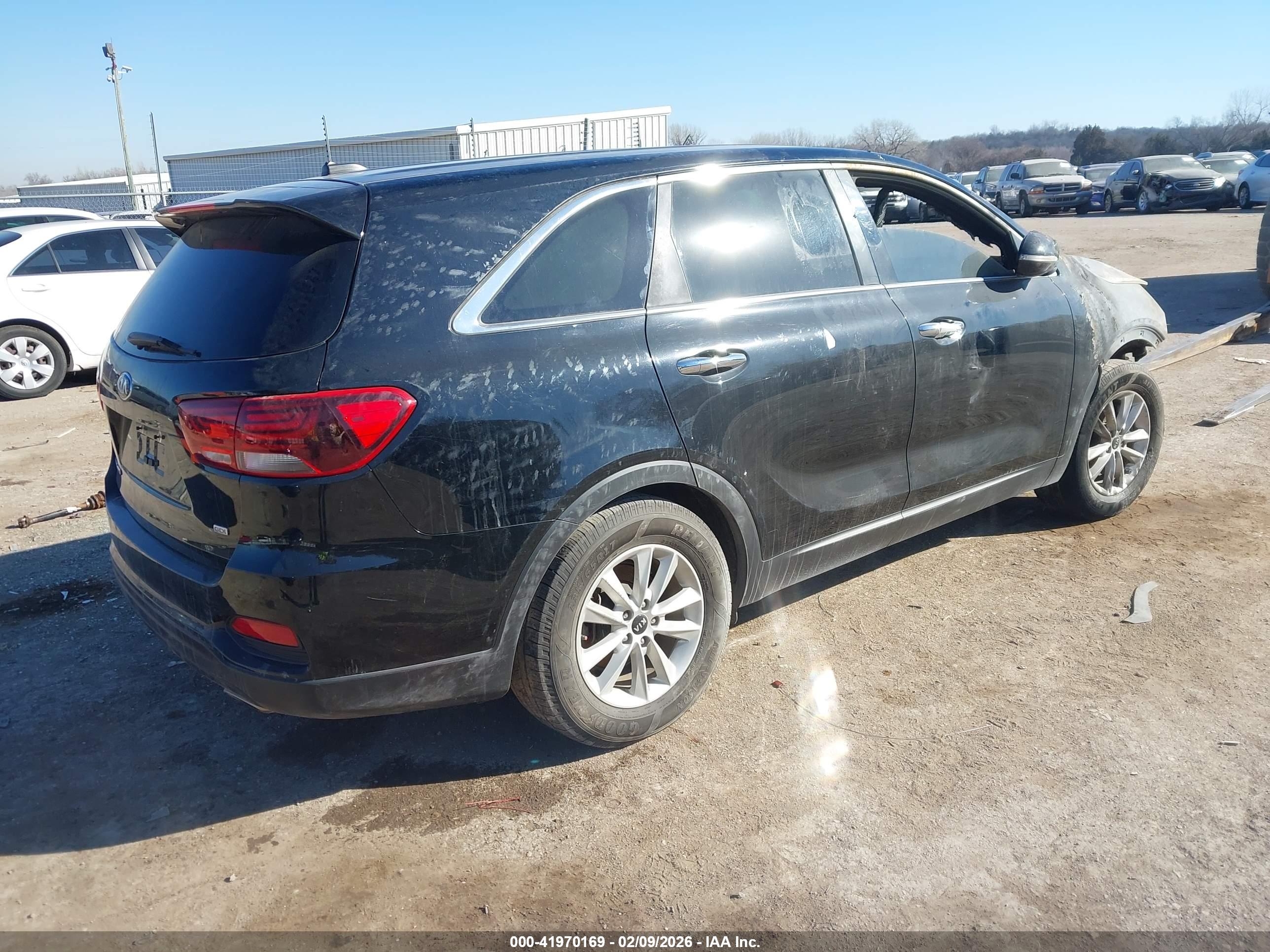 KIA SORENTO image 4