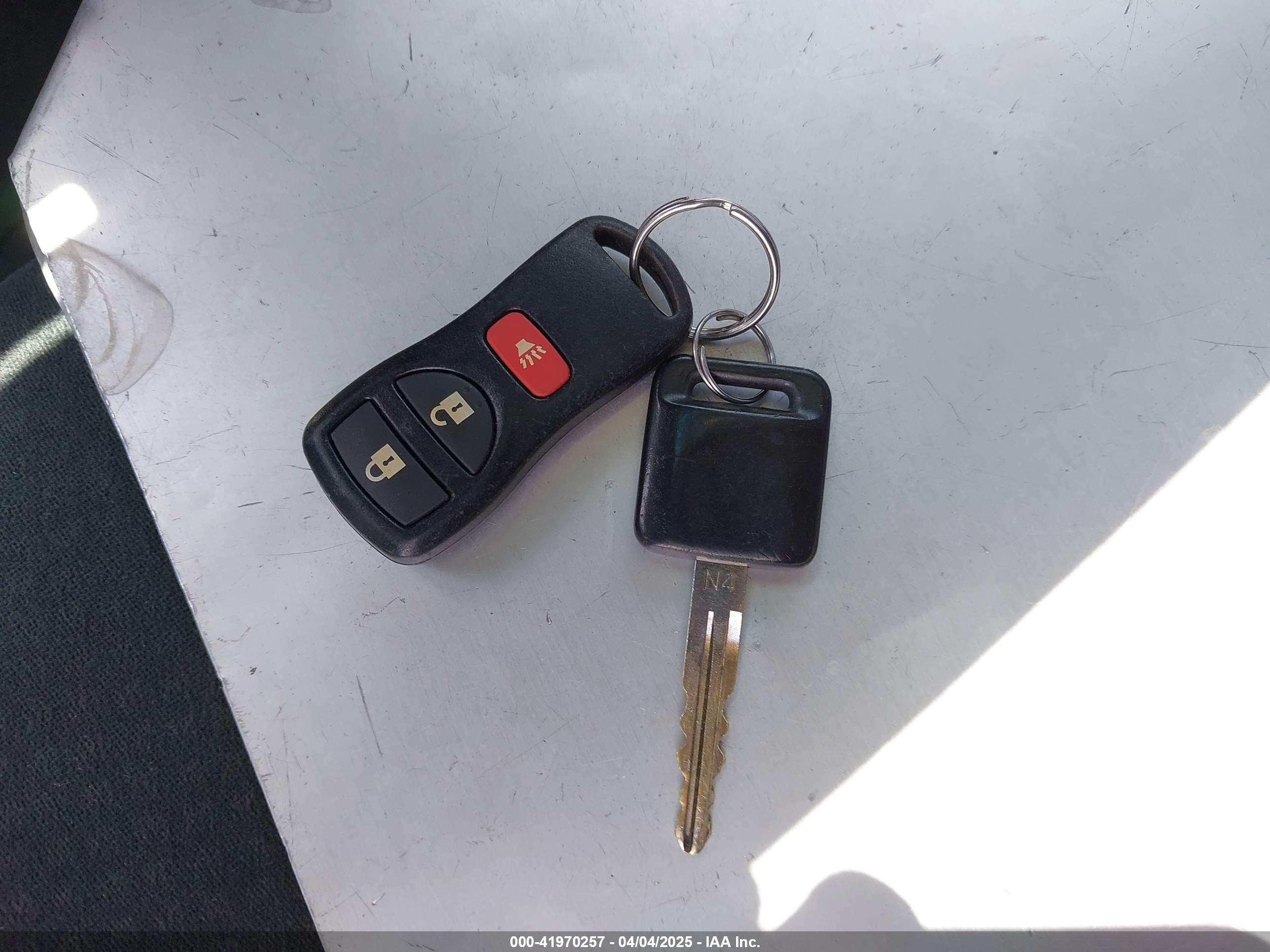 NISSAN VERSA image 11