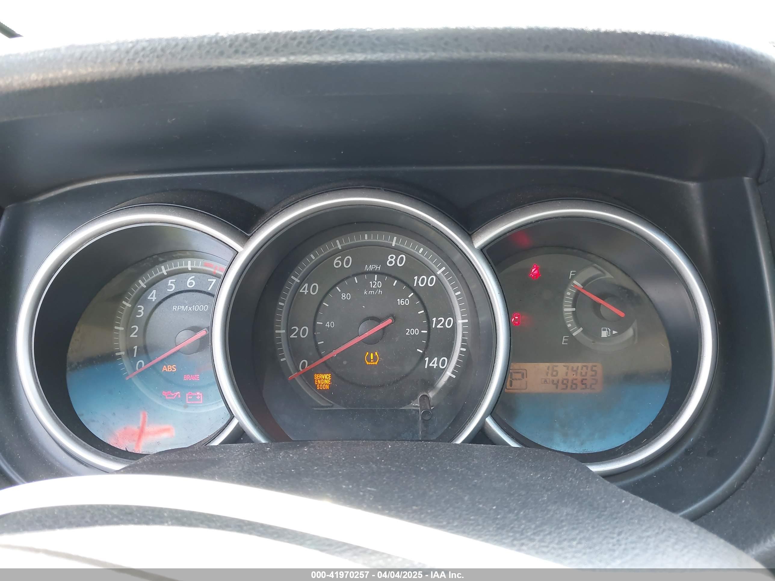 NISSAN VERSA image 7