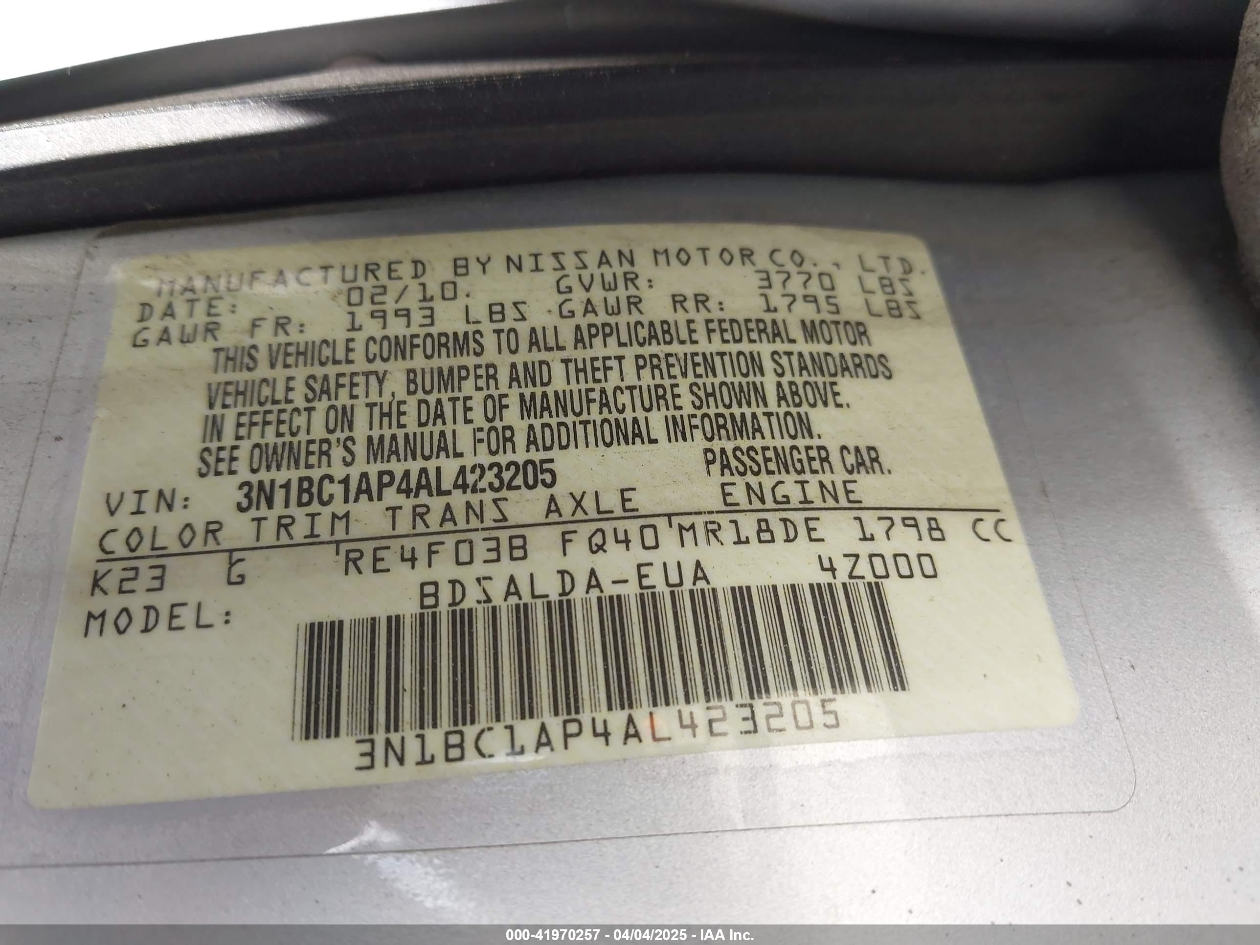 NISSAN VERSA image 9