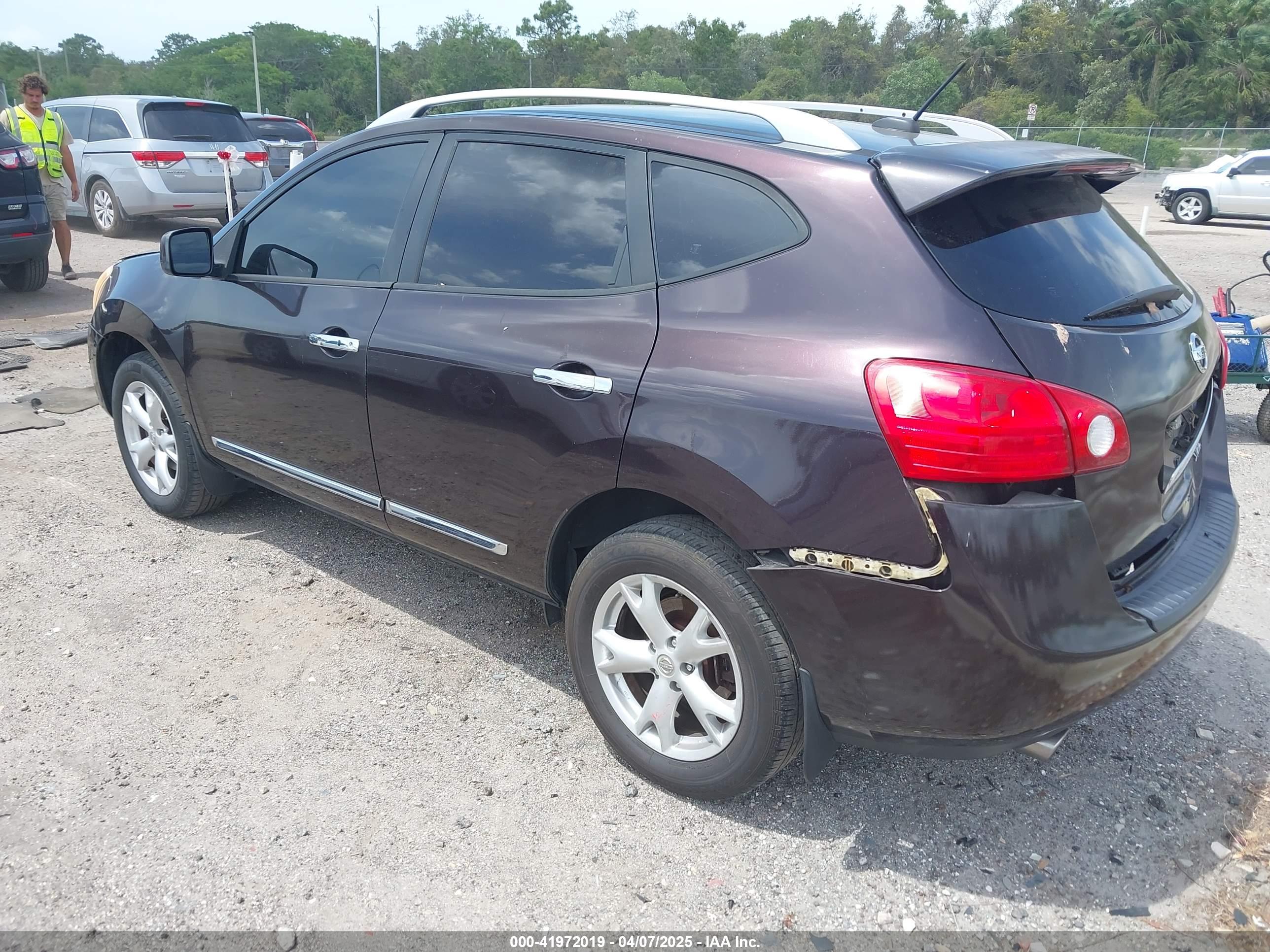 NISSAN ROGUE image 3