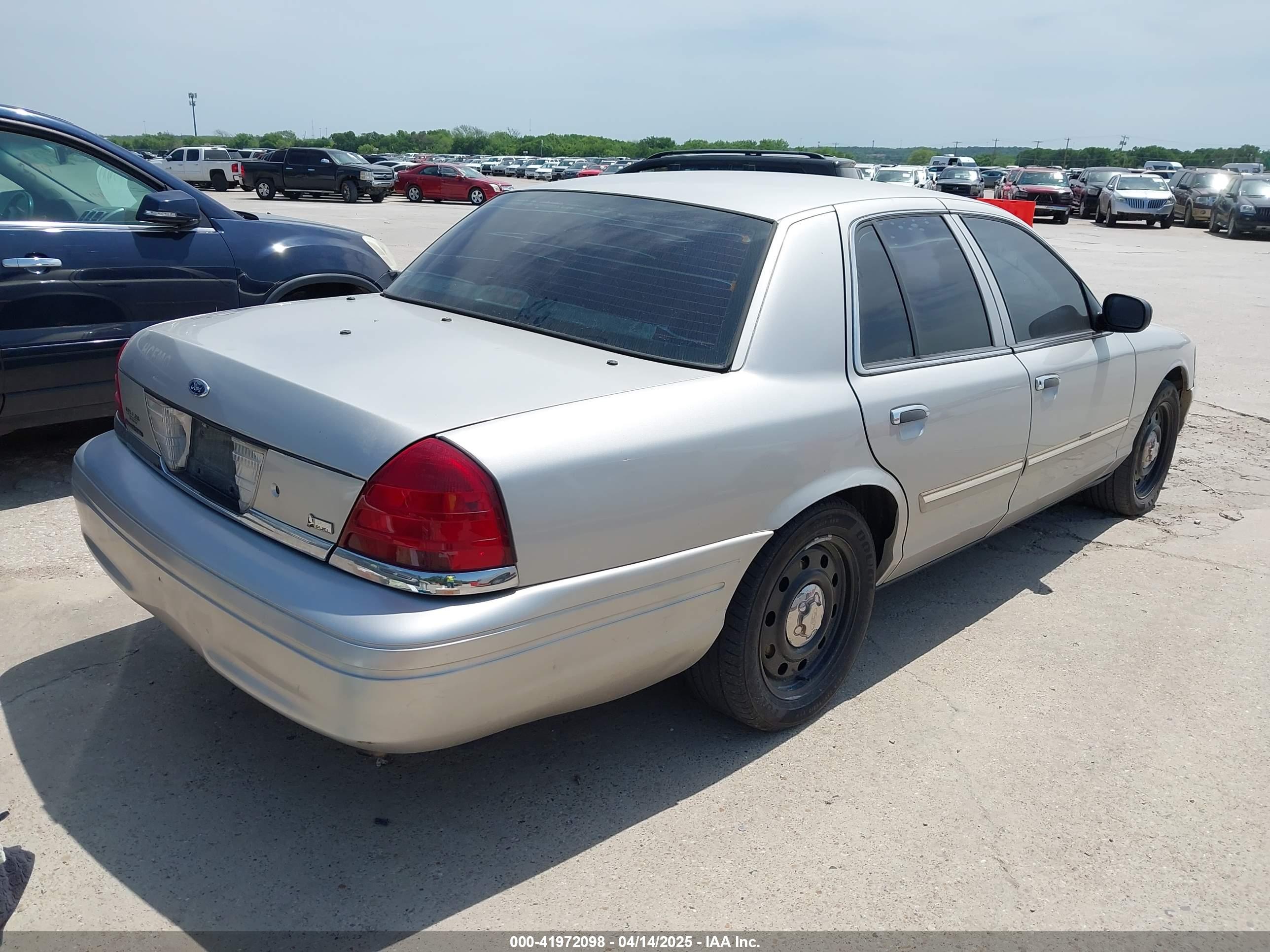 FORD CROWN image 4