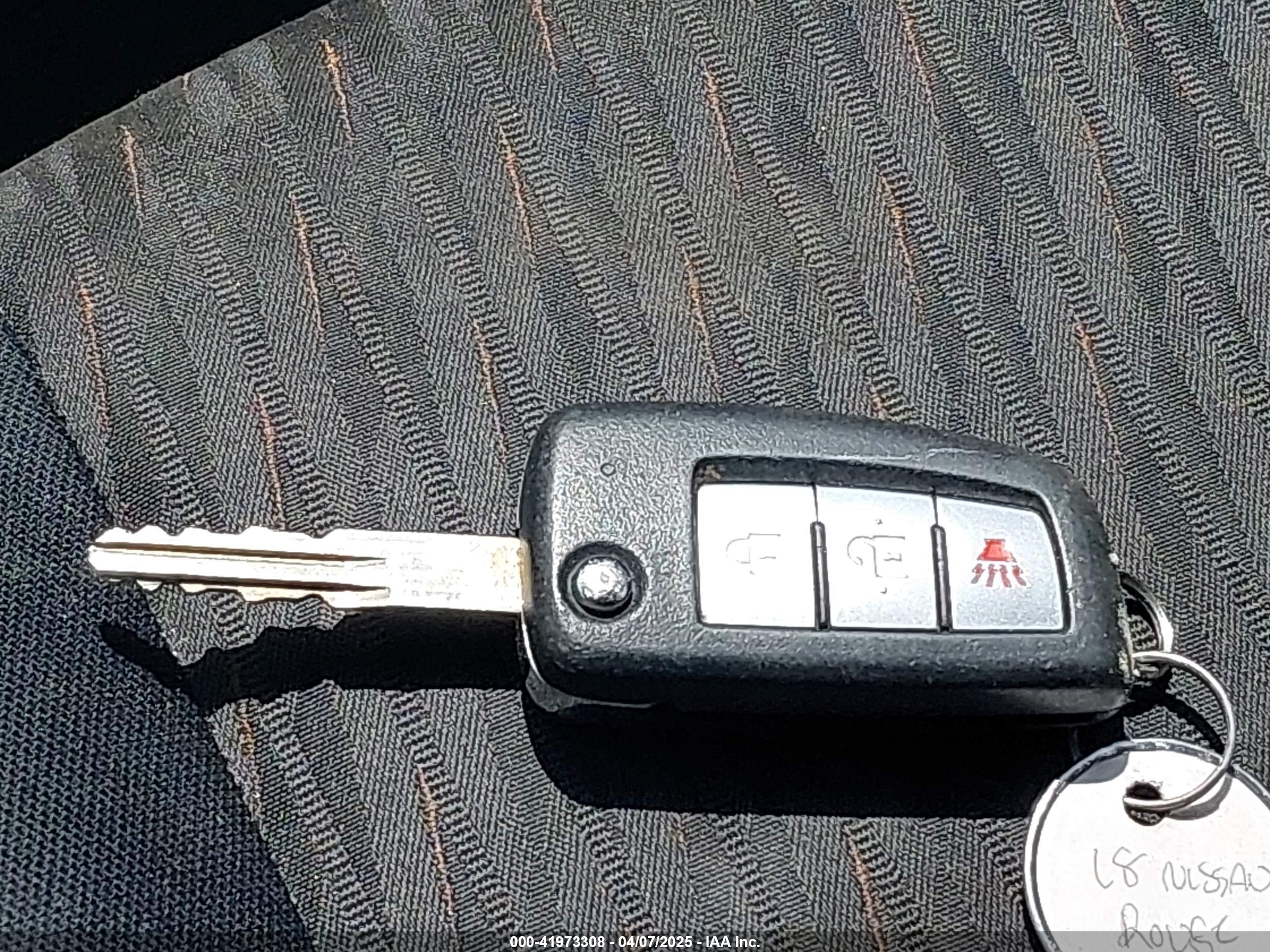 NISSAN ROGUE image 11