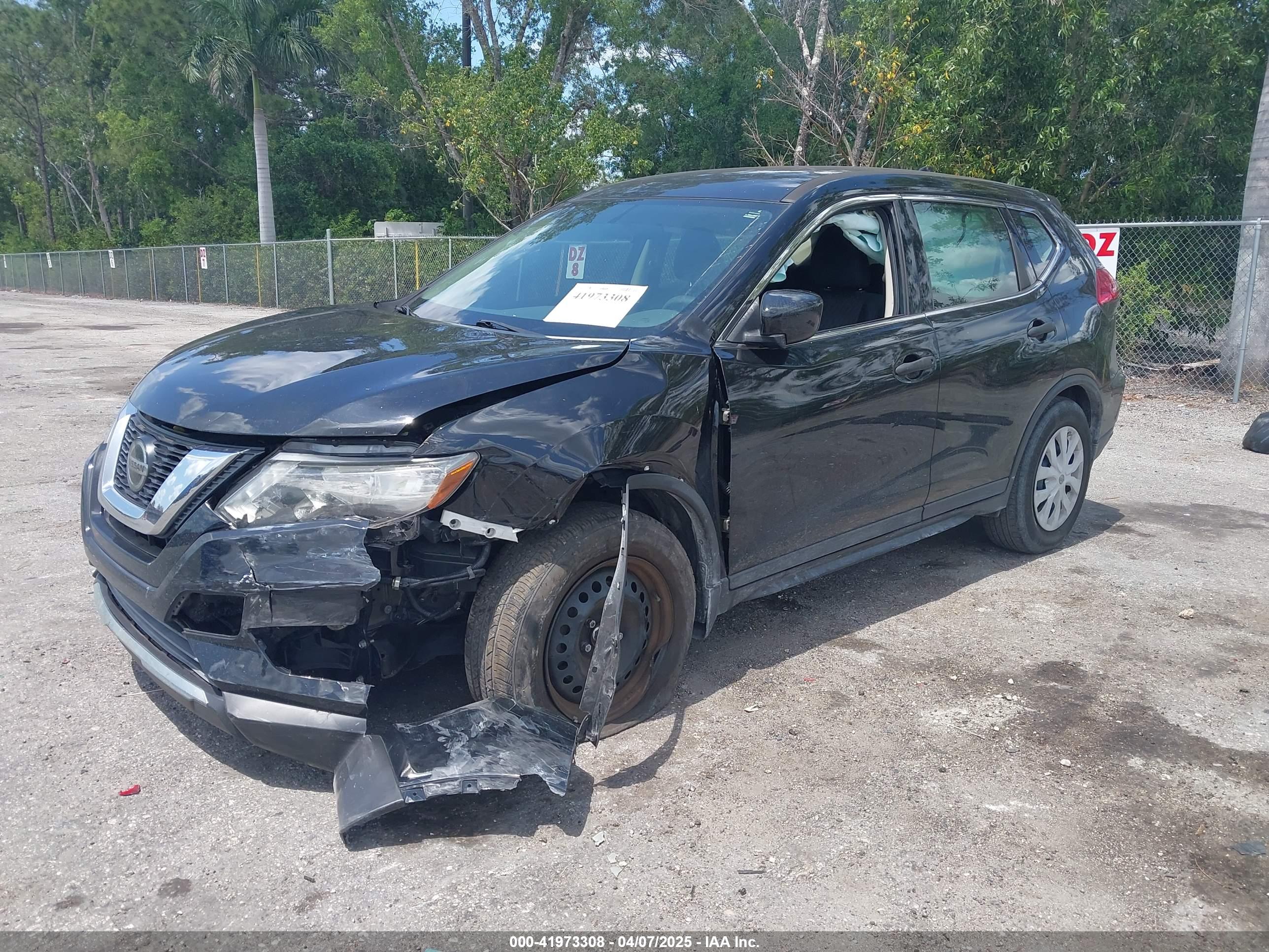 NISSAN ROGUE image 2