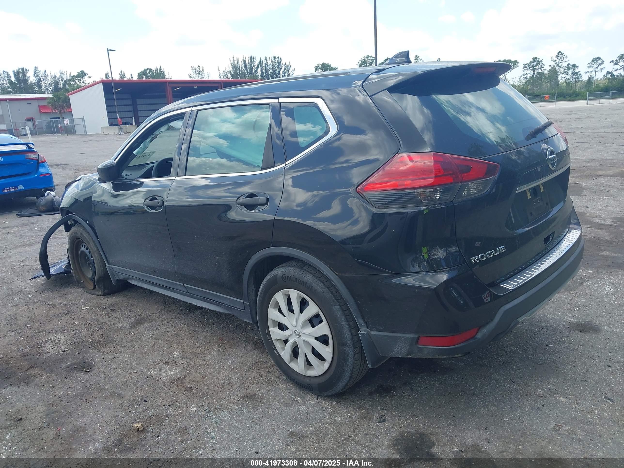 NISSAN ROGUE image 3