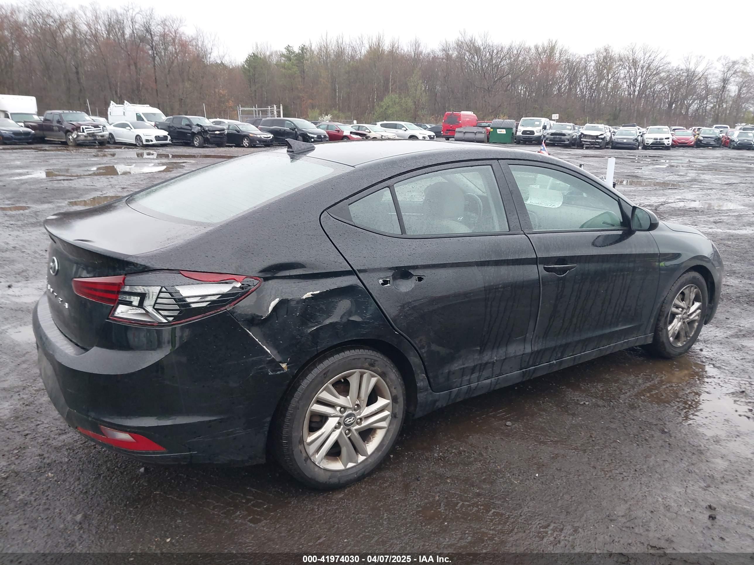 HYUNDAI ELANTRA image 6