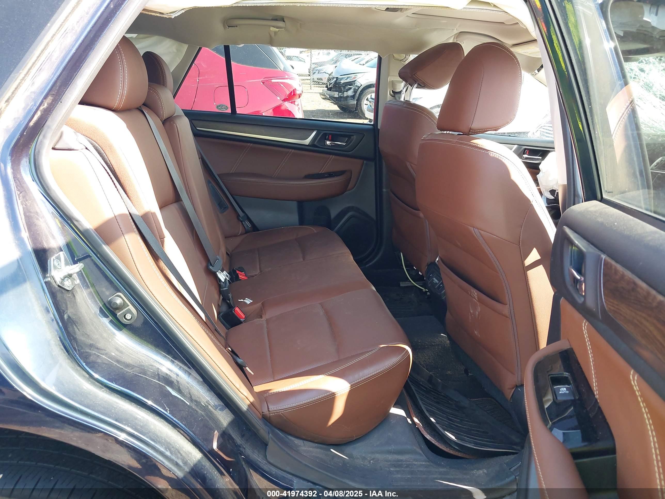 SUBARU OUTBACK image 8