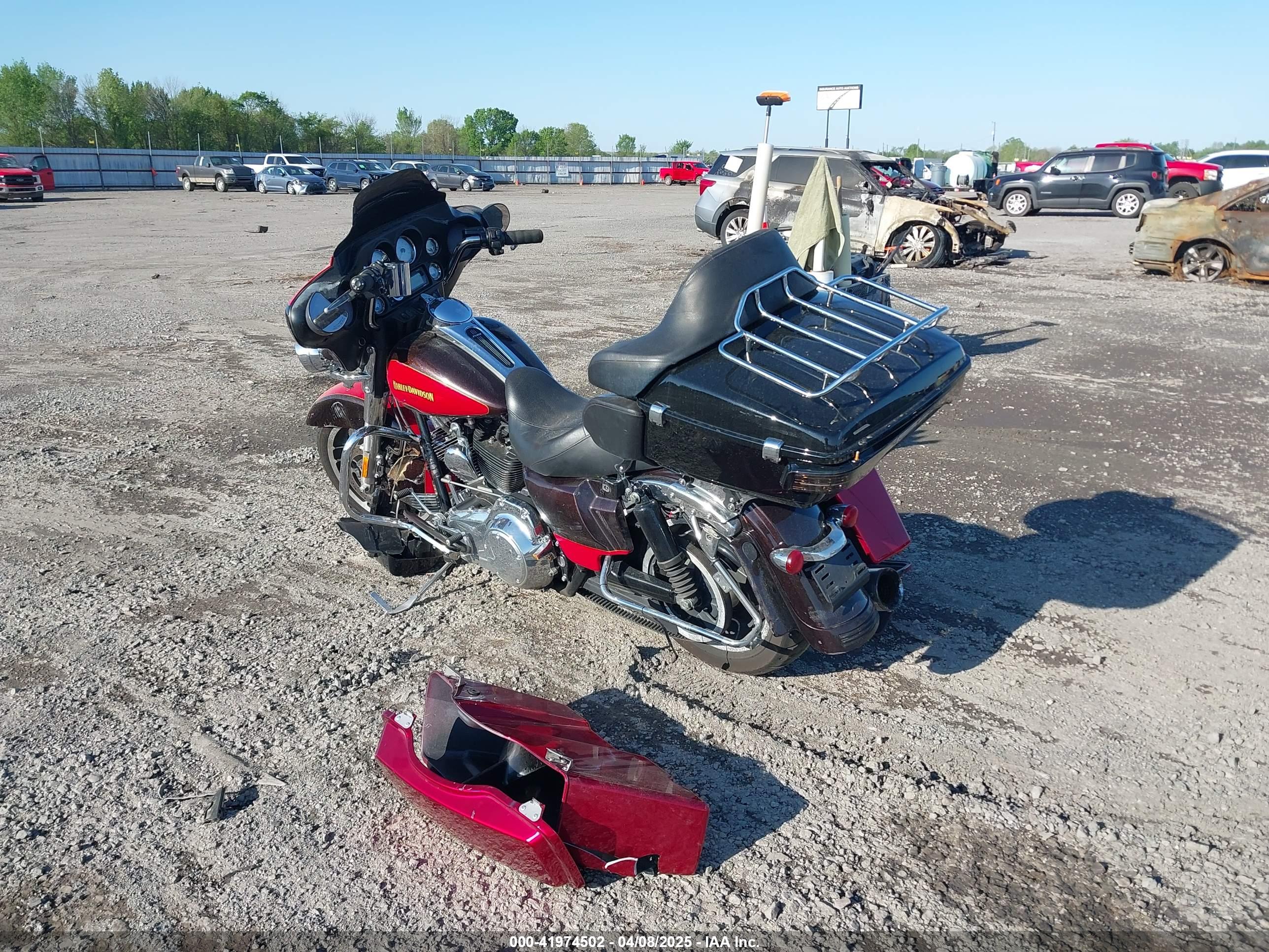 HARLEY-DAVIDSON FLHX image 3